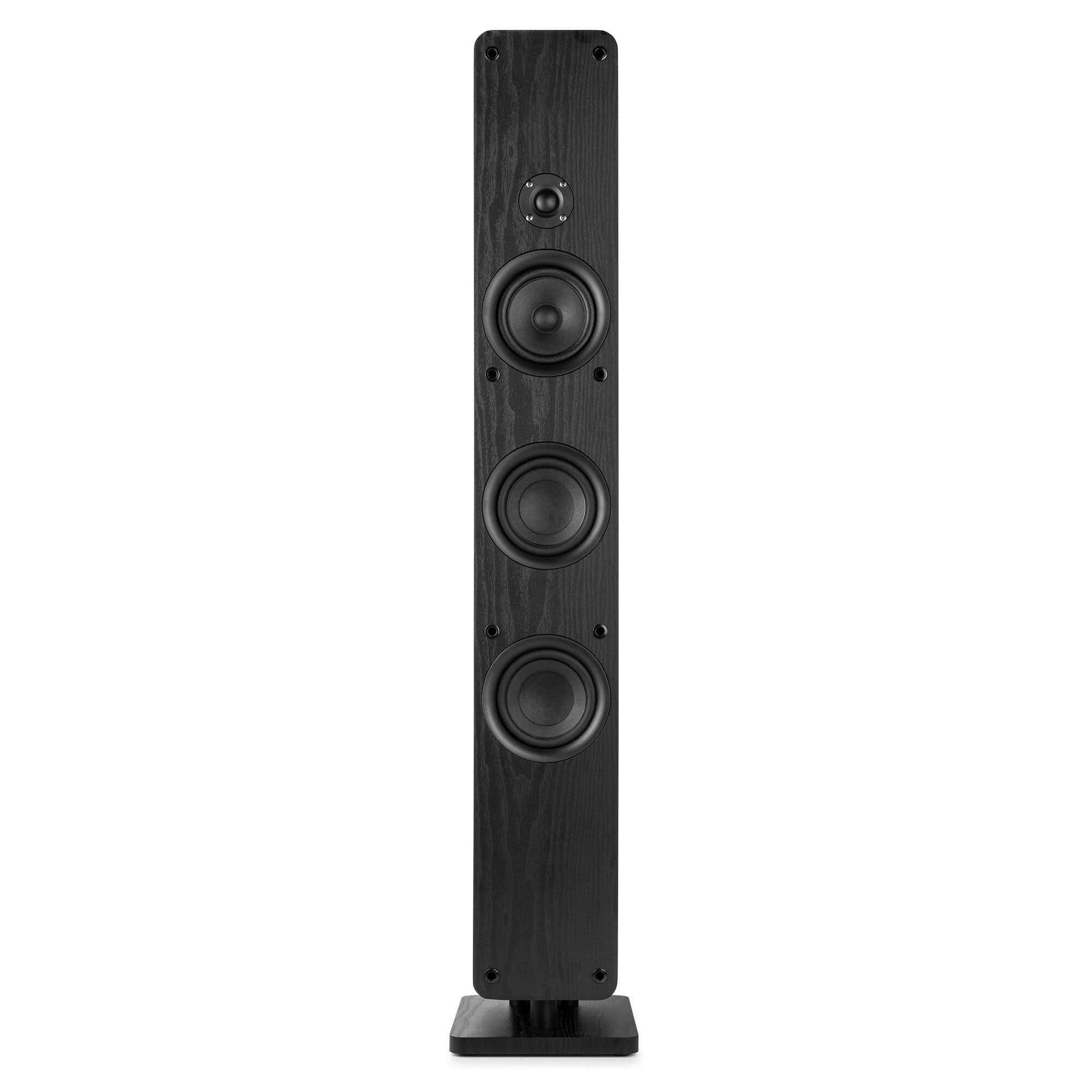 Altavoz de madera negro con tres altavoces y un tweeter, sobre un soporte.