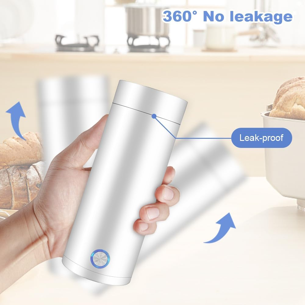 Eine Hand hält einen weißen Becher mit "Leak-proof"-Aufdruck. Brot im Hintergrund.