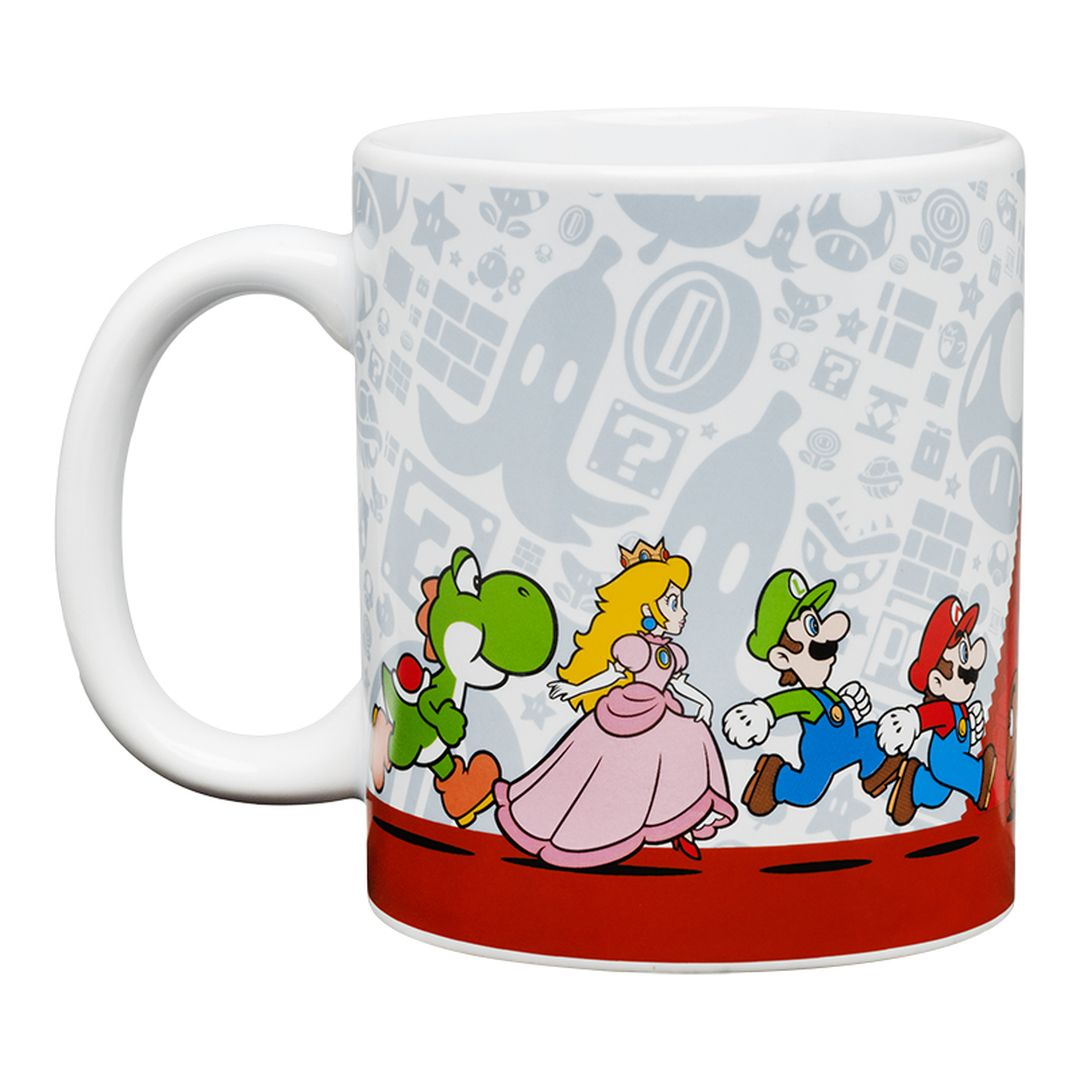 Biały kubek z postaciami Nintendo: Yoshi, Księżniczka Peach, Luigi i Mario biegną.