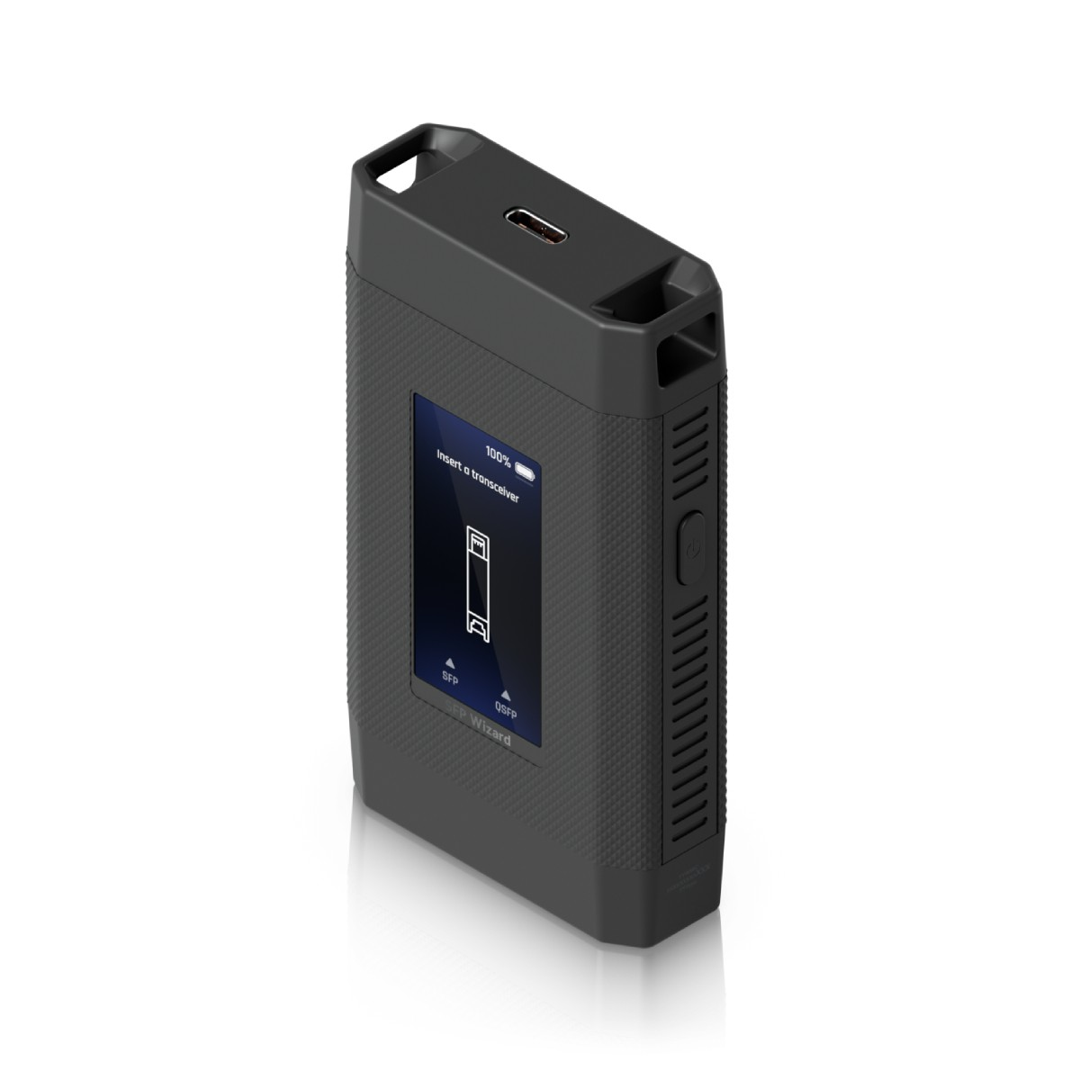 Un tester portatile scuro e rettangolare con schermo che mostra un prompt di inserimento transceiver.
