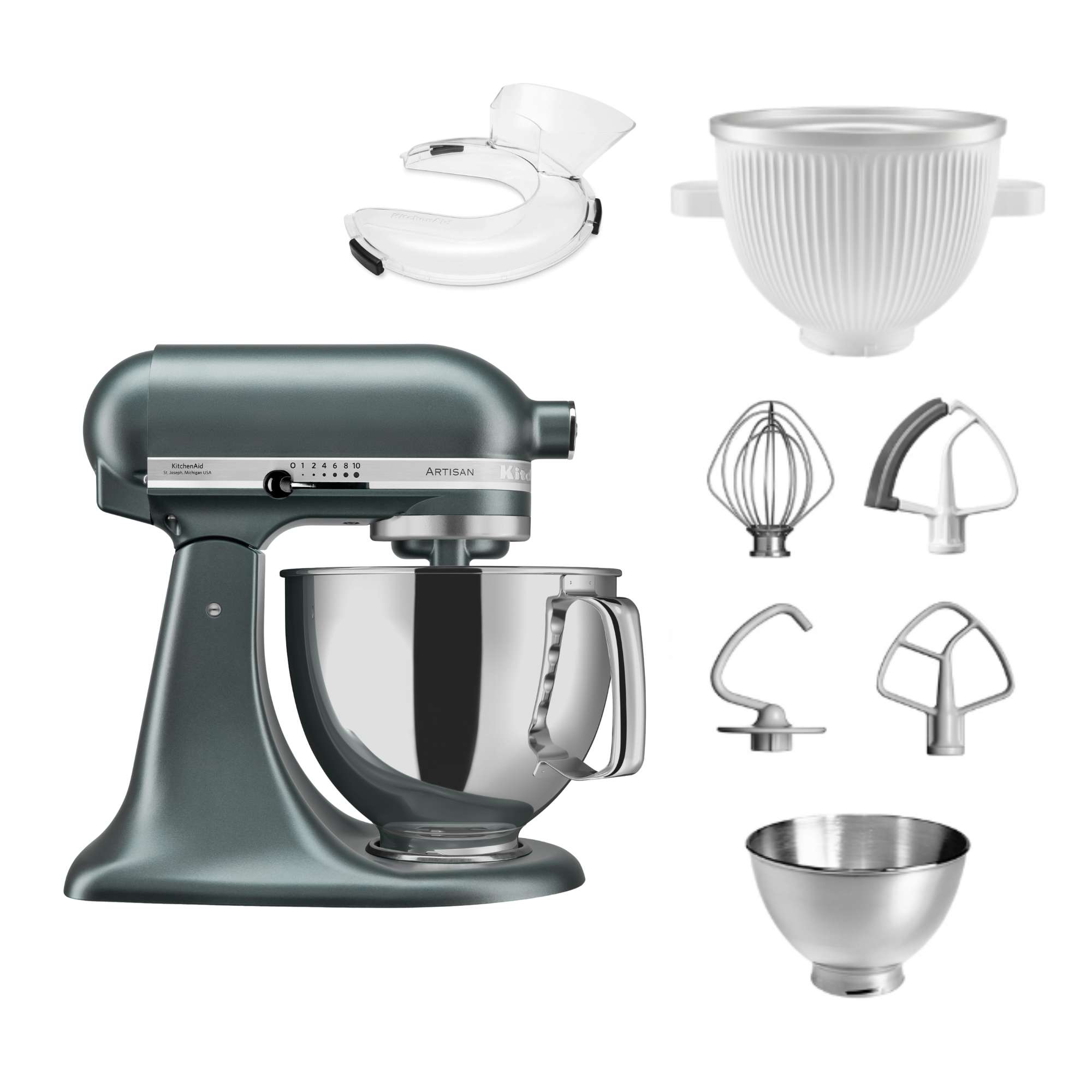 Eine graue KitchenAid Küchenmaschine mit silberner Schüssel und mehreren Aufsätzen.