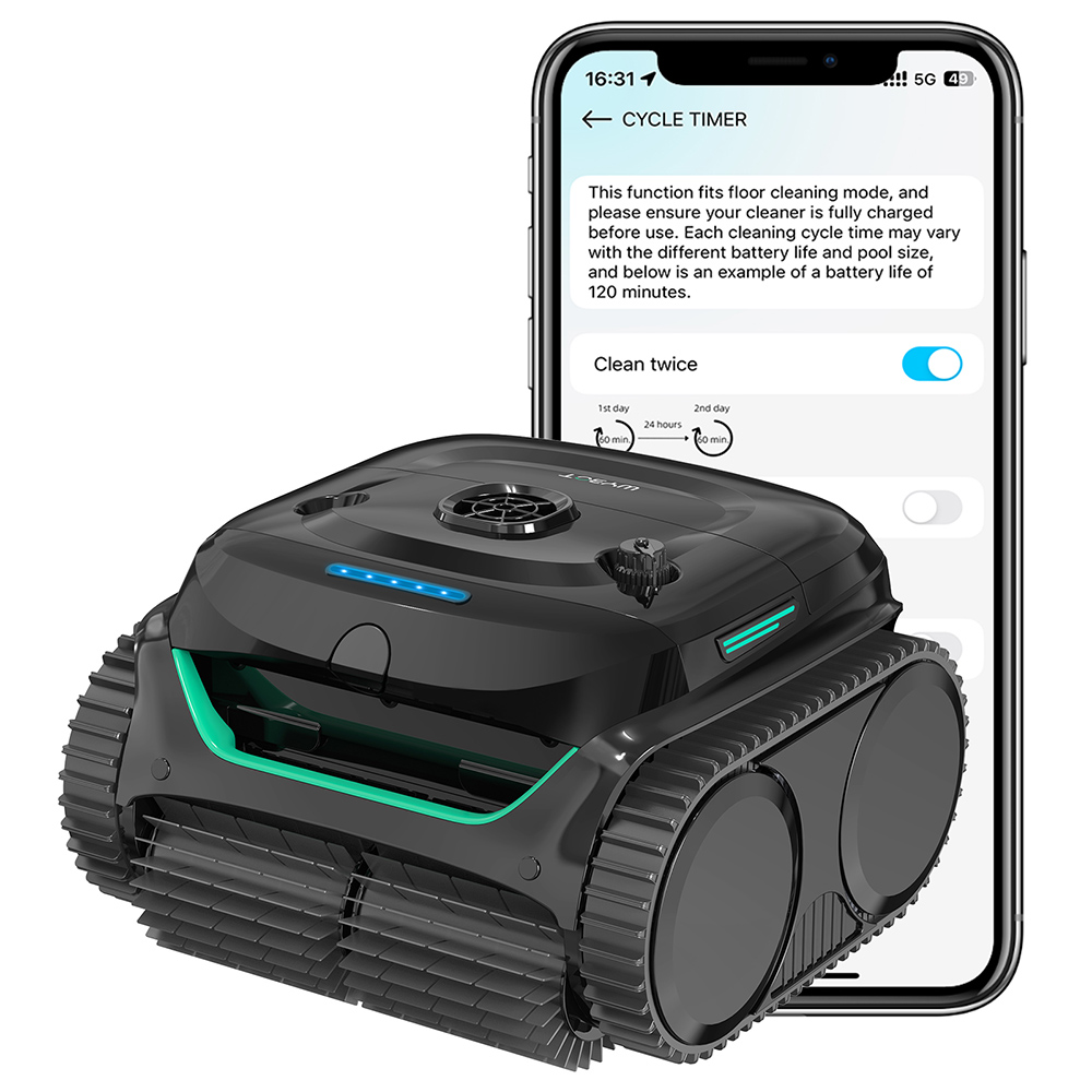 Schwarzer Poolreiniger mit grünen Akzenten, neben einem Smartphone mit App-Anzeige.