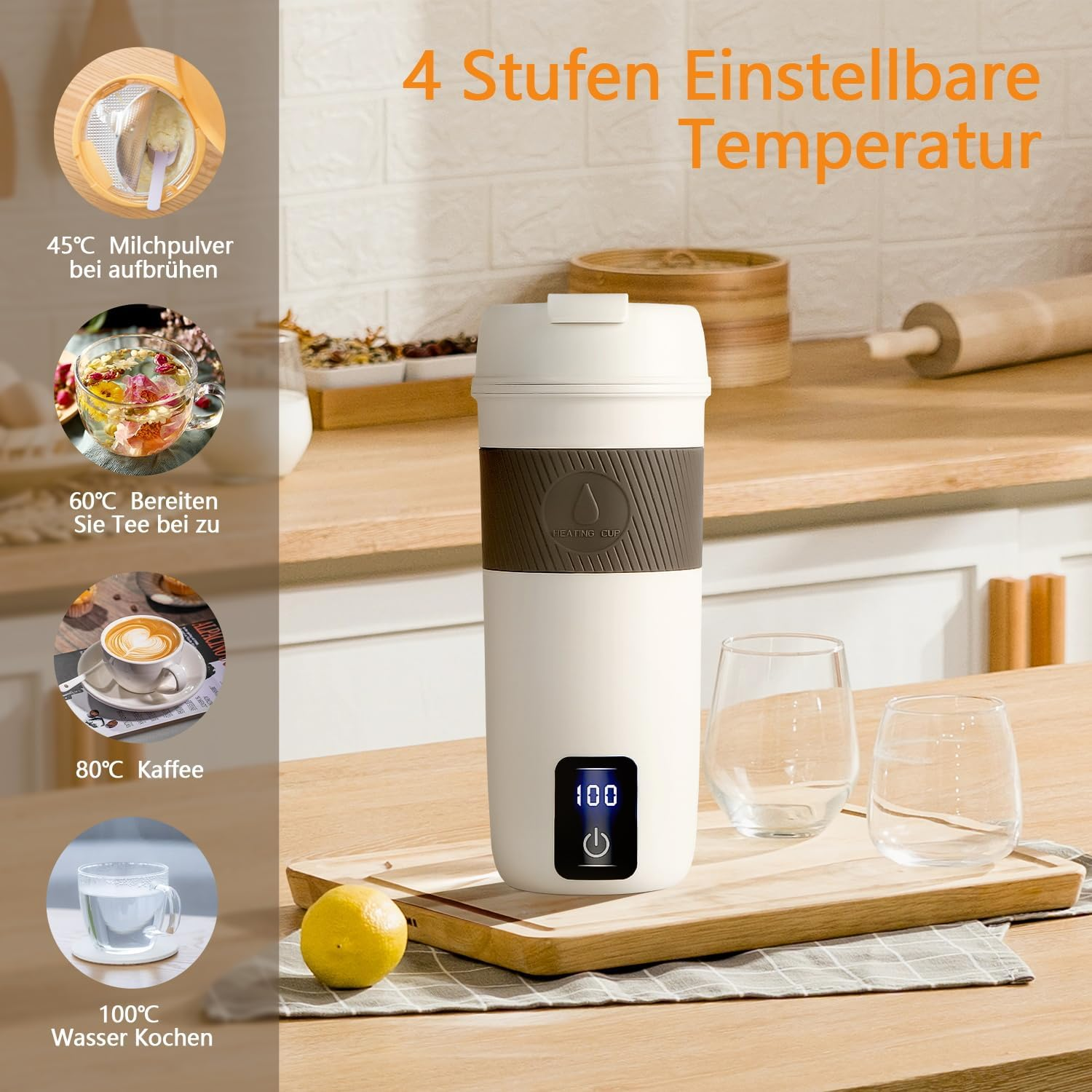 Ein weißer Becher mit digitaler Anzeige steht auf einem Holzbrett neben zwei Gläsern.