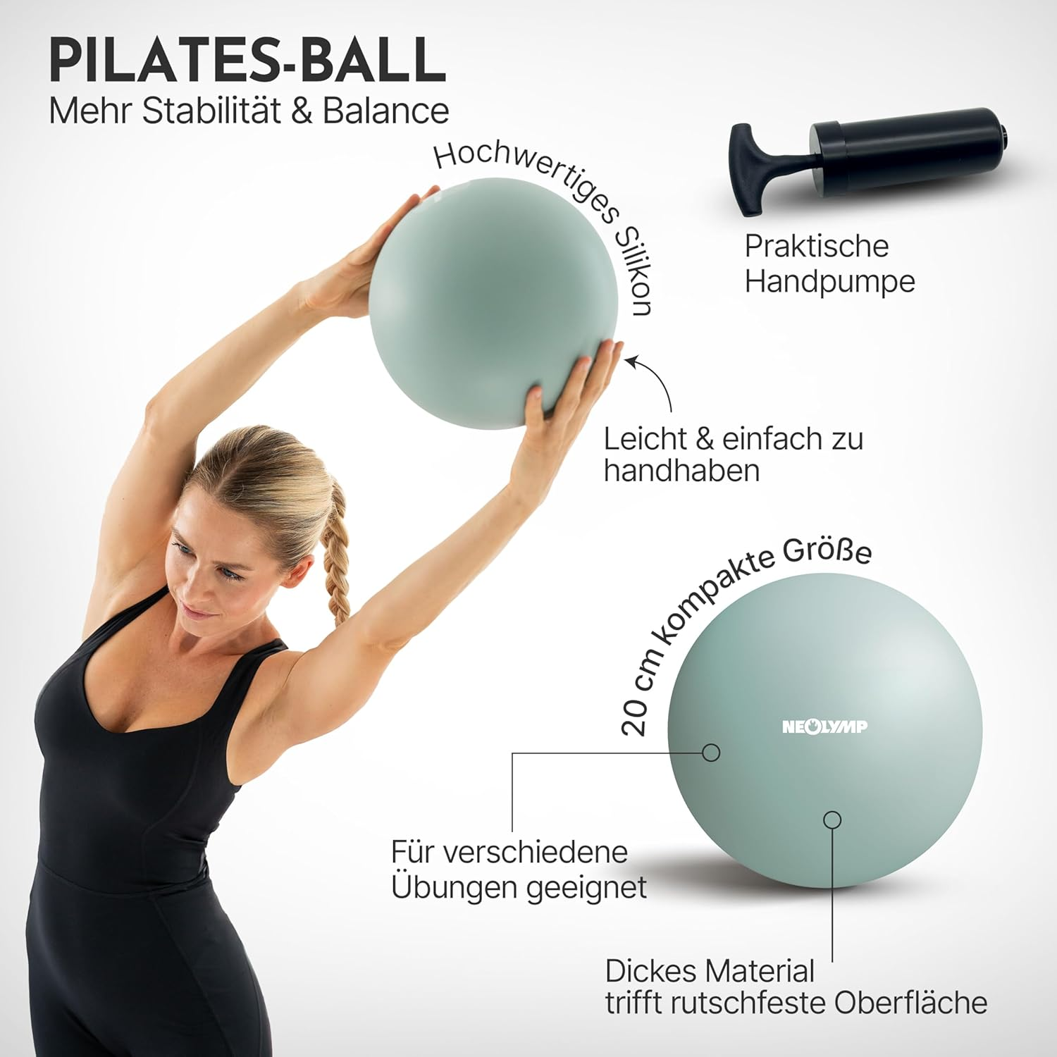 Eine Frau hält einen Pilates-Ball, daneben liegen Ball und Pumpe.