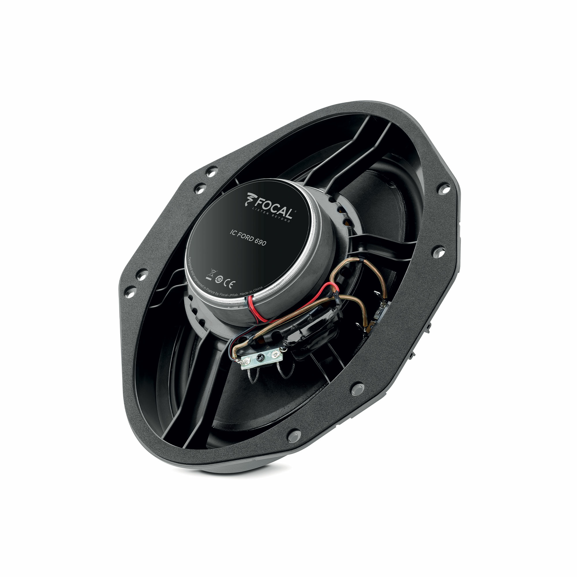 Ein schwarzer Focal IC FORD 690 Lautsprecher von hinten mit Kabeln.