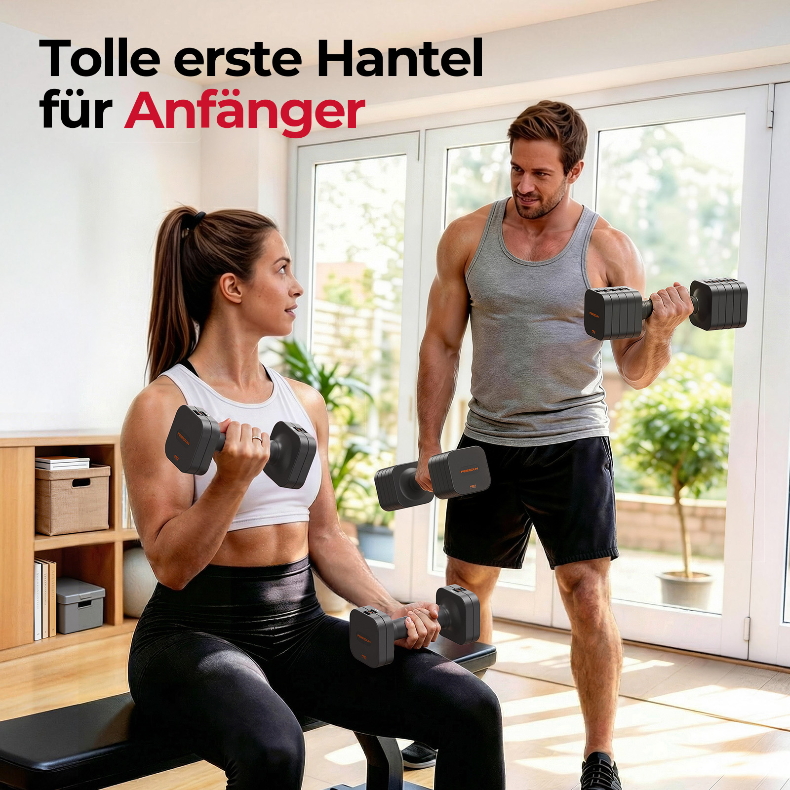 Ein Mann und eine Frau heben Hanteln in einem hellen Raum mit Pflanzen.