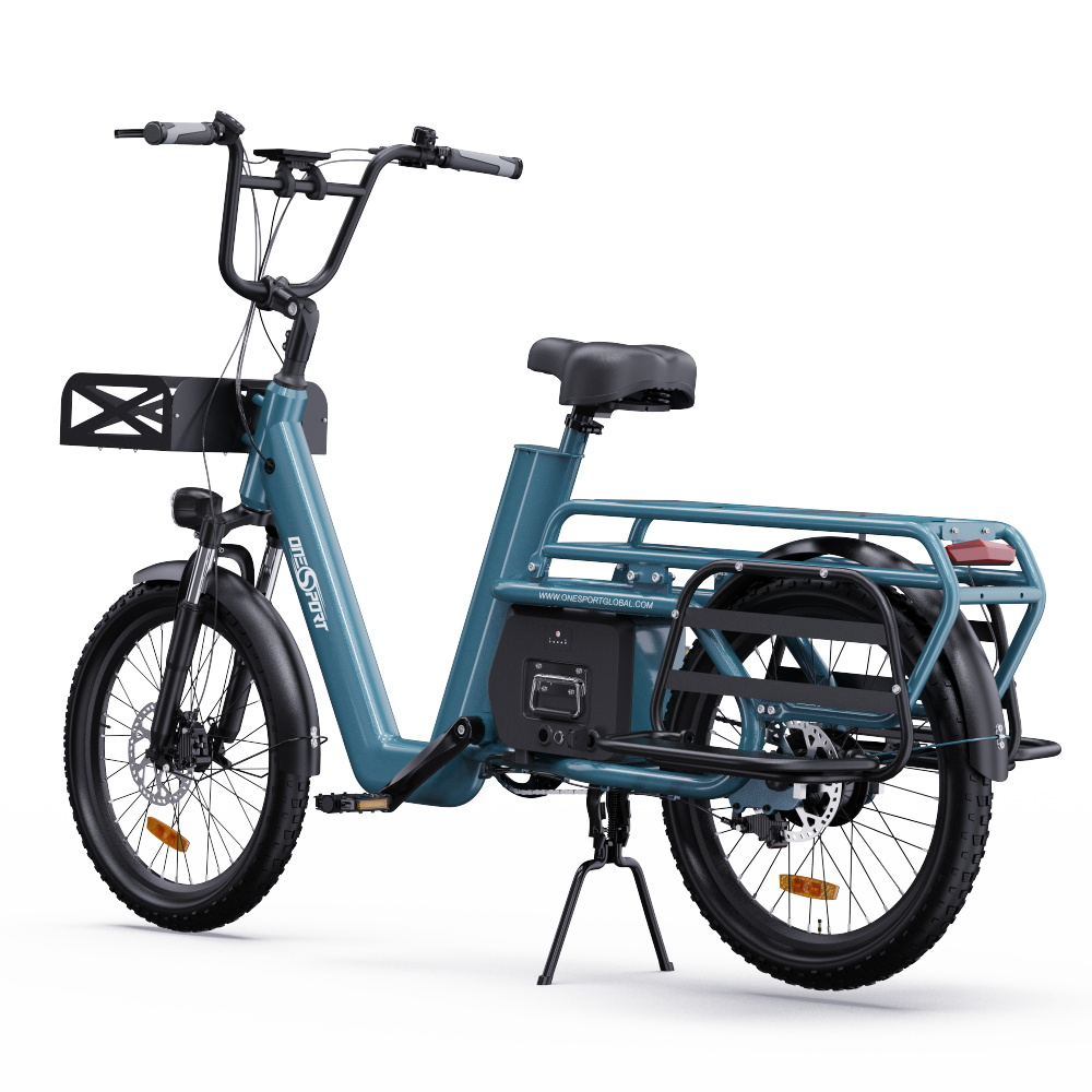 Una bicicleta de carga eléctrica azul verdoso con portaequipajes delantero y trasero, llantas negras y caballete.