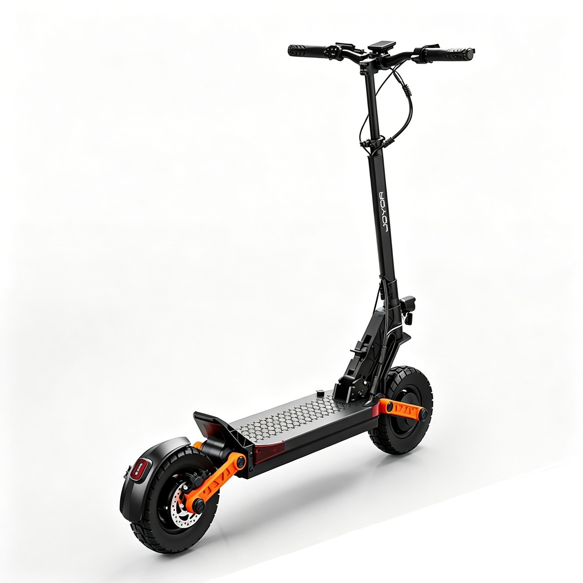 Monopattino elettrico nero con accenti arancioni su sfondo bianco.