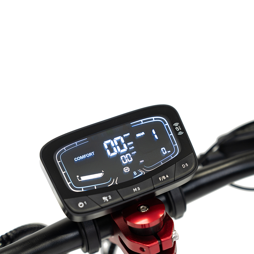 Display digitale di uno scooter elettrico che mostra velocità, marcia e stato della batteria.