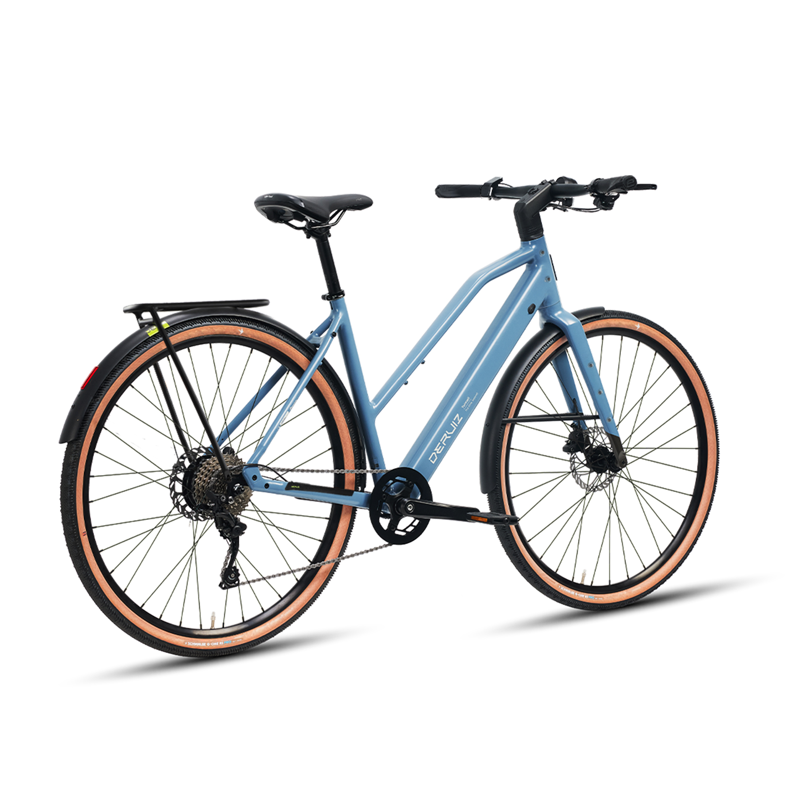 Ein hellblaues Fahrrad mit braunen Reifen und Gepäckträger.