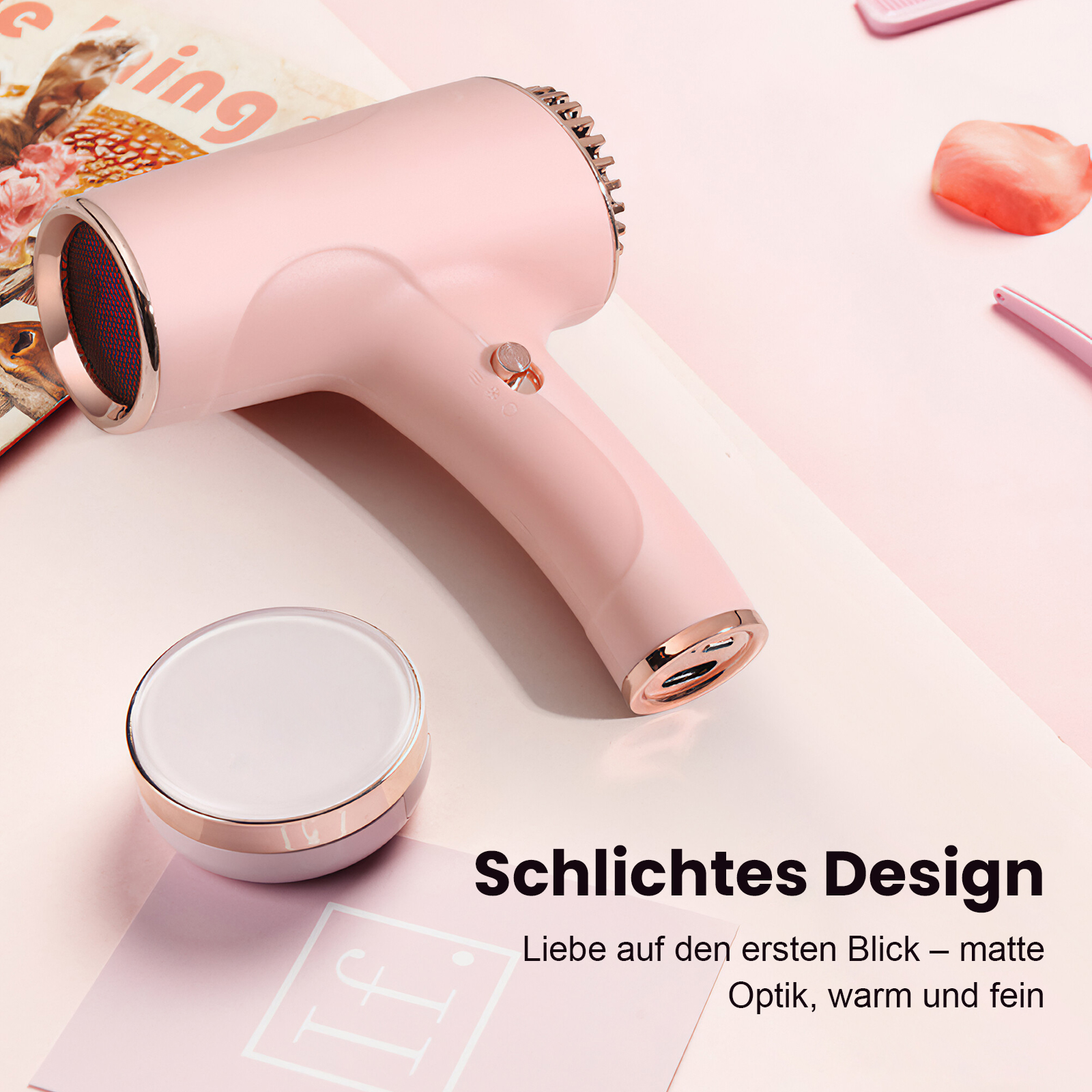 Ein rosafarbener Haartrockner liegt neben einer Dose und einem Magazin auf einem rosa Hintergrund.