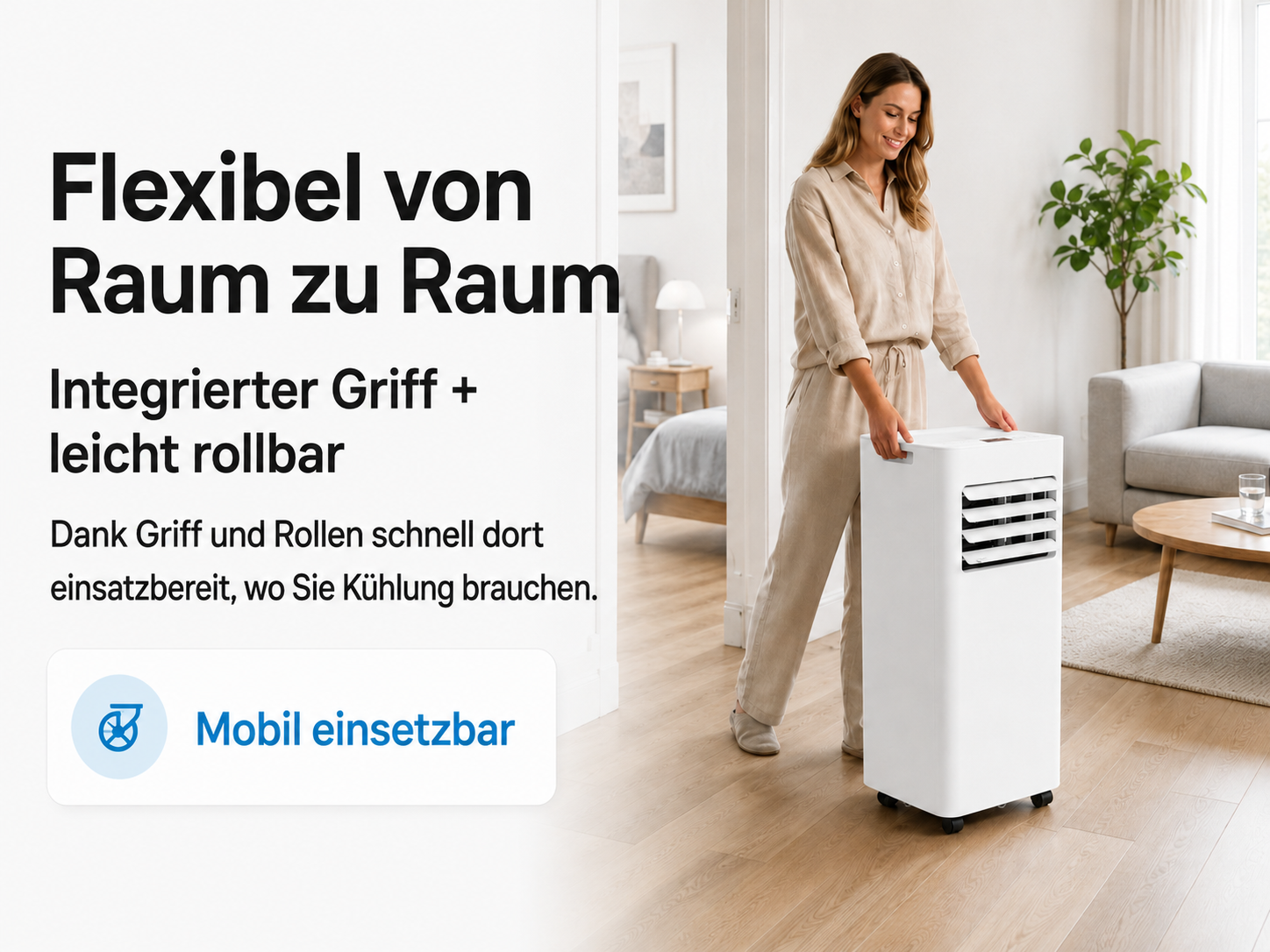 Eine Frau schiebt einen weißen mobilen Klimaanlage in einem Wohnzimmer.