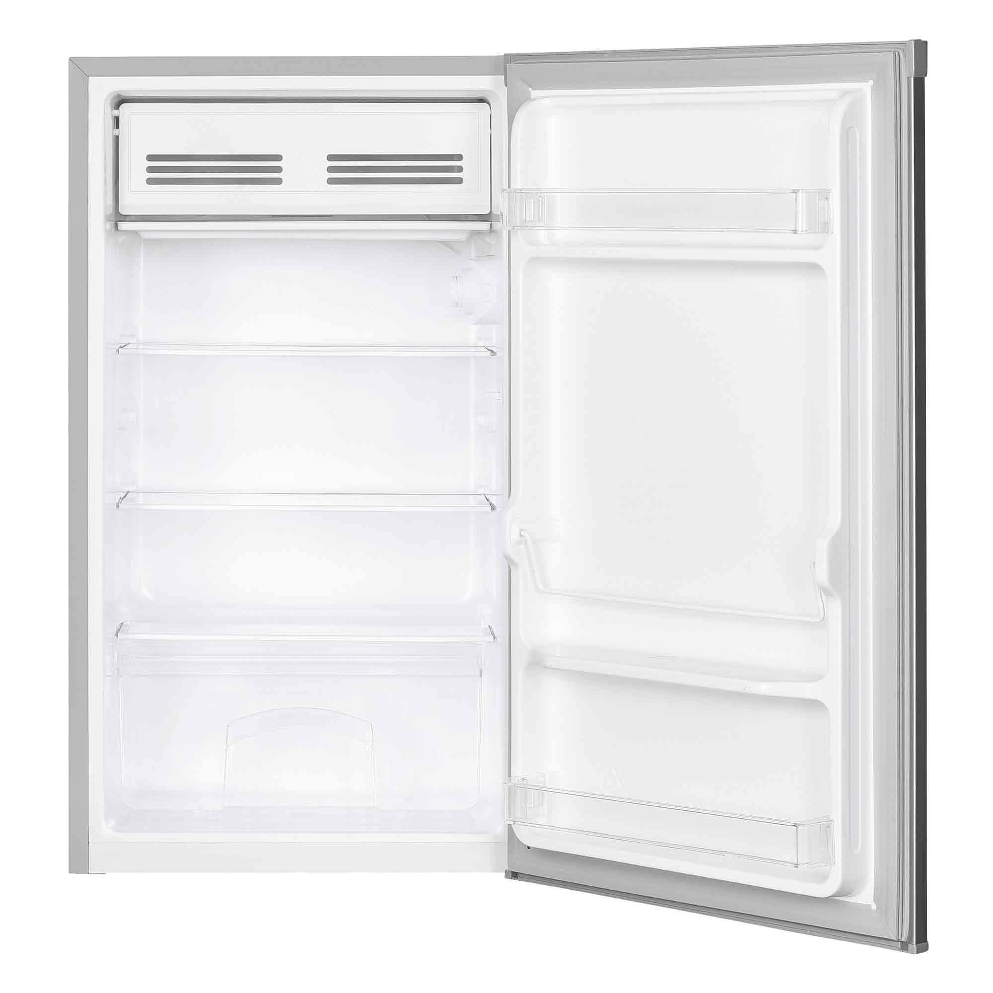 Ein leerer Kühlschrank mit offener Tür, Glasböden und Türfächern.