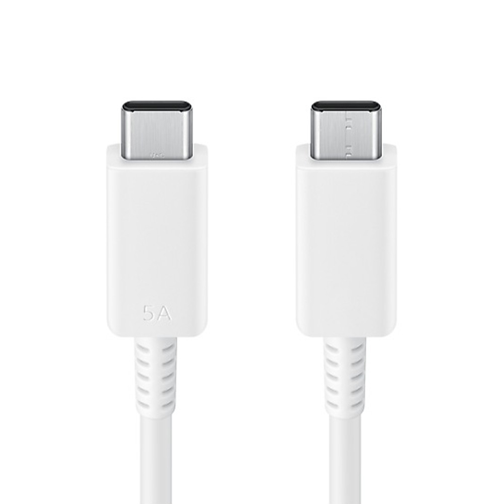 Zwei weiße USB-C-Kabel mit 5A-Markierung und silbernen Anschlüssen.