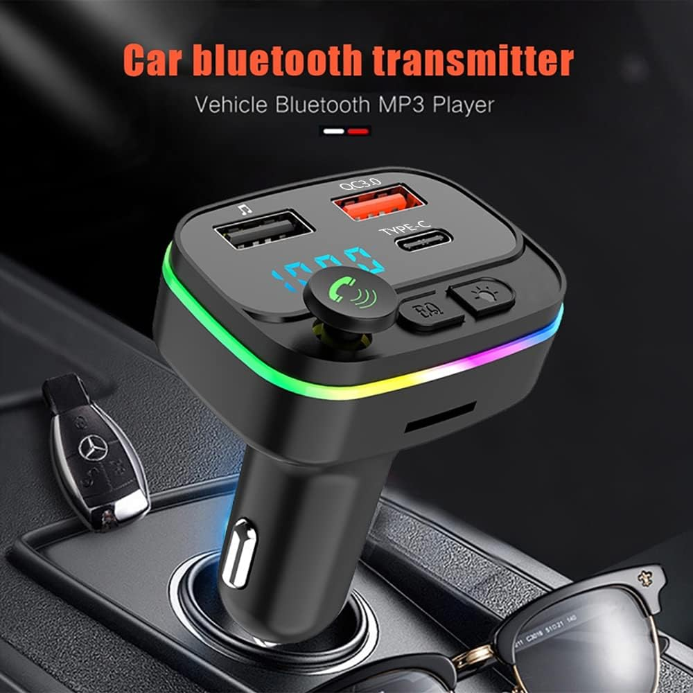 Auto-Bluetooth-Sender mit USB- und Typ-C-Anschlüssen, LED-Leuchten und Autoschlüssel.