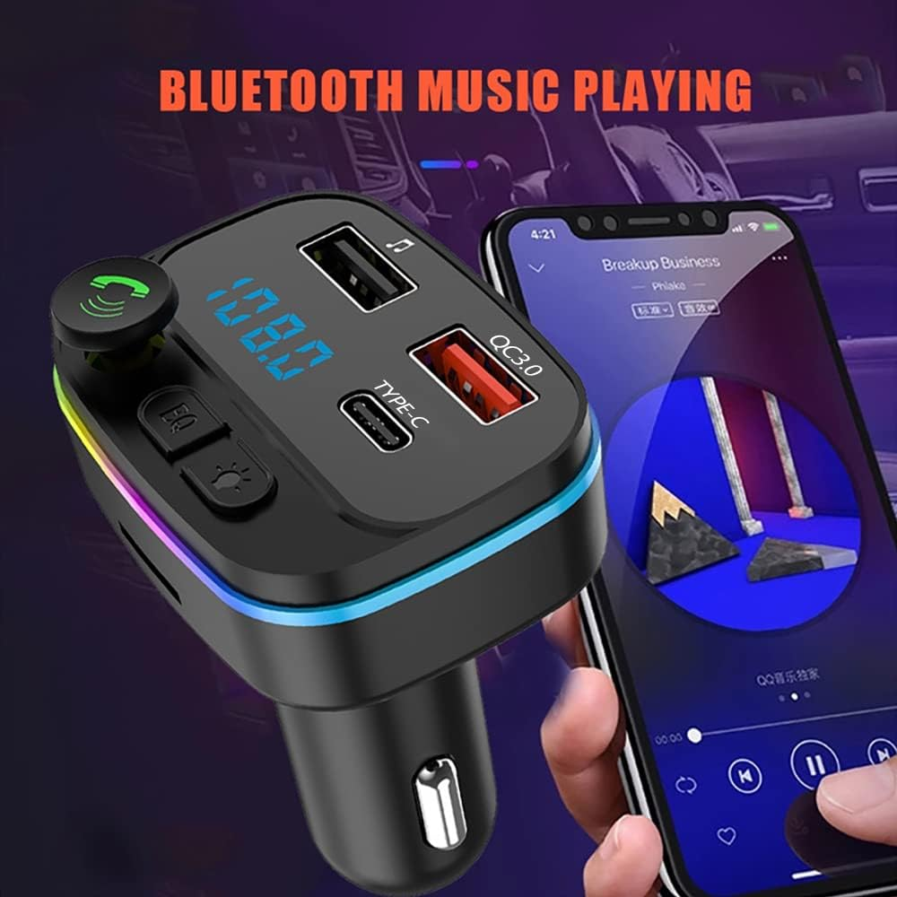 Schwarz-Autoladegerät mit USB-C, QC3.0-Anschlüssen und beleuchtetem Display.