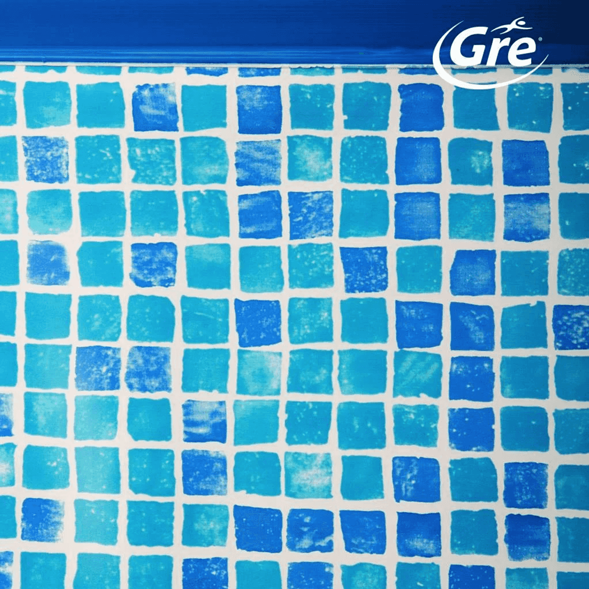 Fondo de piscina de mosaico azul y turquesa con logo de Gre arriba.