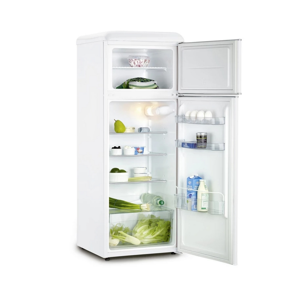 Un frigorifero bianco aperto con generi alimentari come lattuga, pera e uova.