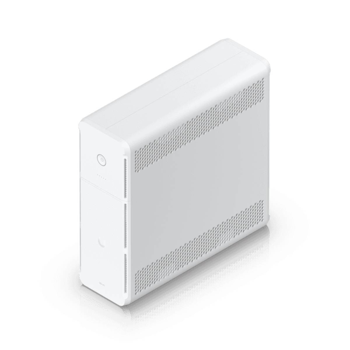 Un dispositivo rettangolare bianco con fessure di ventilazione e un pulsante rotondo.