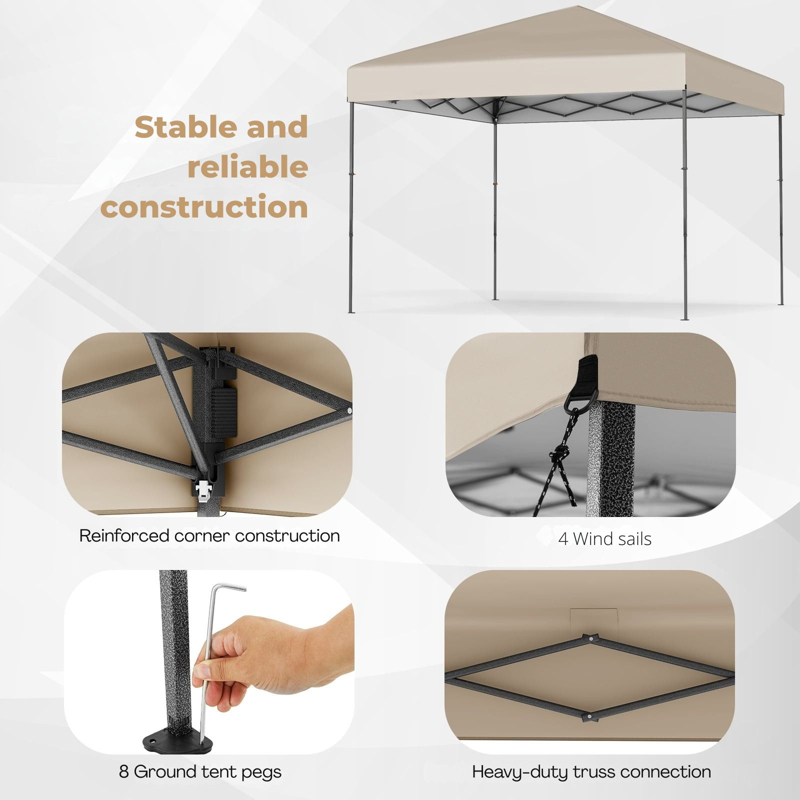 Een beige luifel tent met verstevigde hoeken, windzeilen en grondpennen.