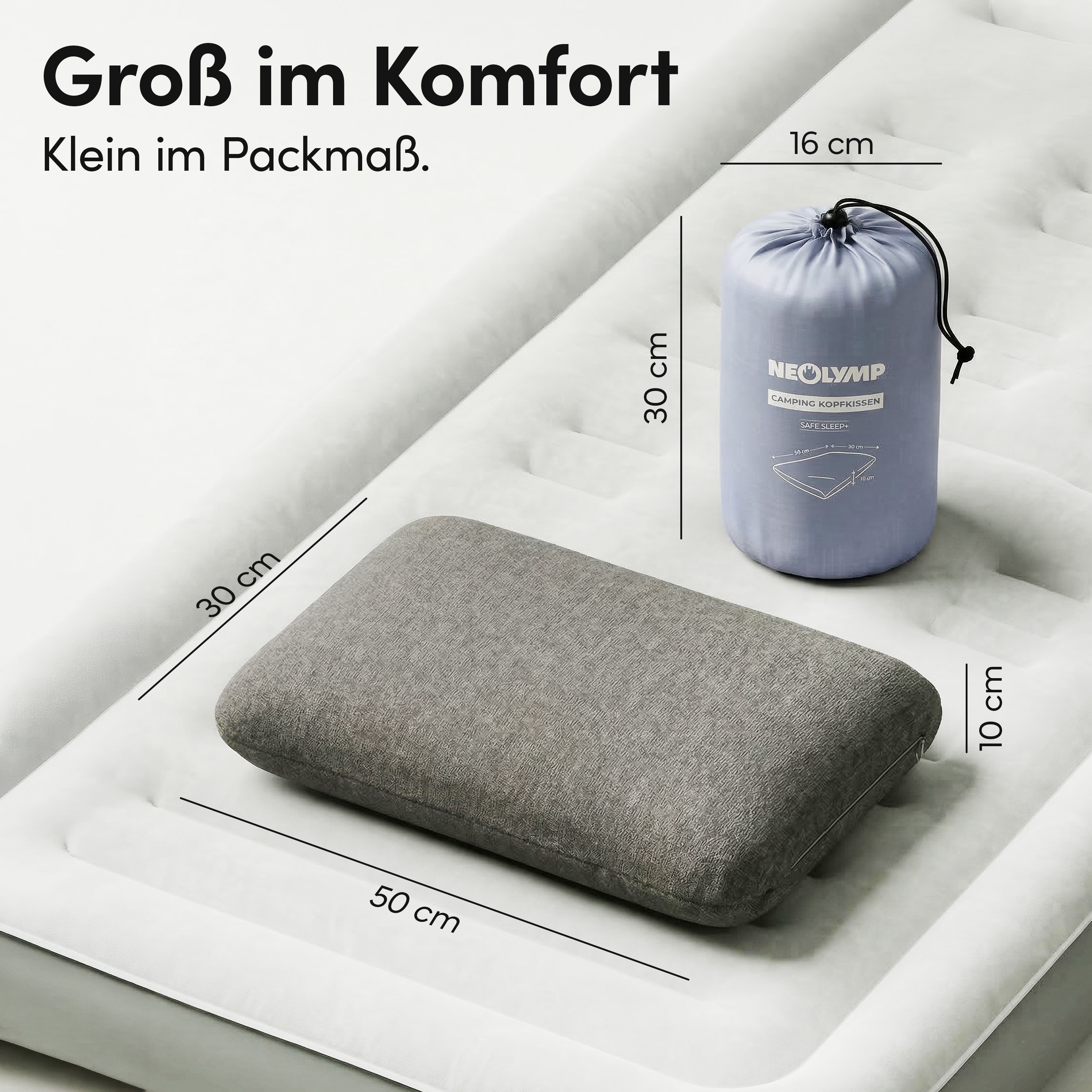 Graues Kissen und blaues Beutel auf aufblasbarer Matte mit Maßen.