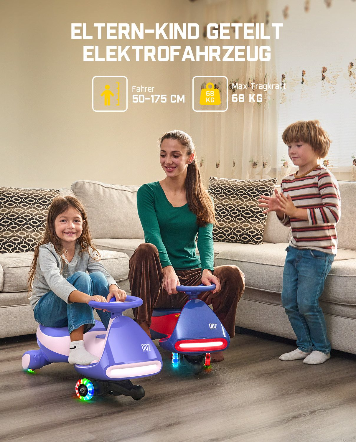 Mutter mit zwei Kindern auf Elektro-Fahrzeugen. Mutter beobachtet Kinder auf lila und blauen Fahrzeugen.