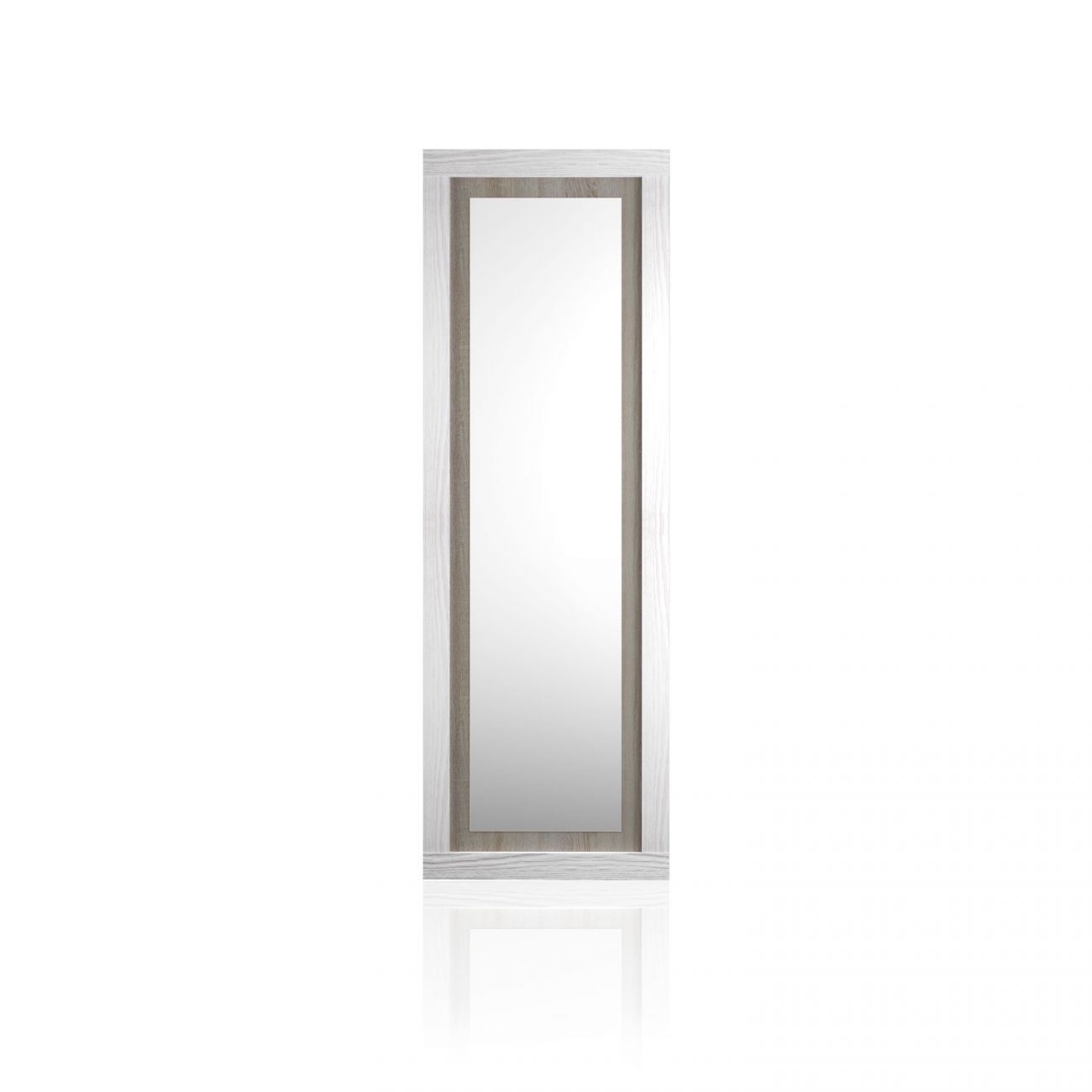 Espejo alto y estrecho con marco de madera bicolor. Marco interior gris claro, exterior blanco.