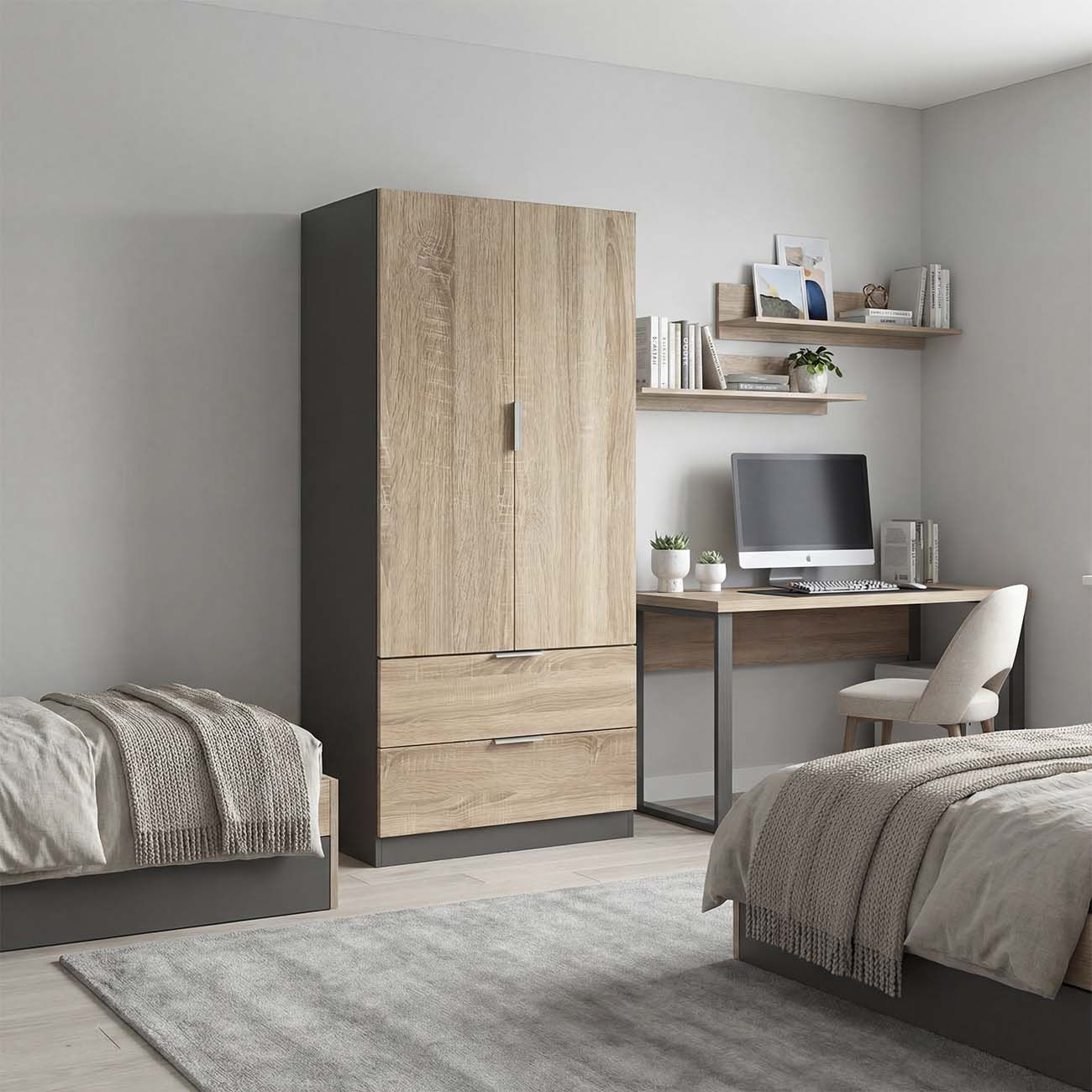 Un dormitorio con dos camas, un armario, un escritorio con ordenador y estanterías.