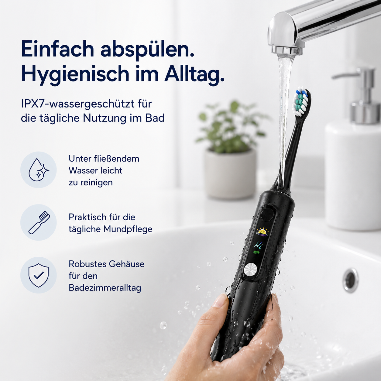 Schwarze elektrische Zahnbürste wird unter fließendem Wasser gereinigt.