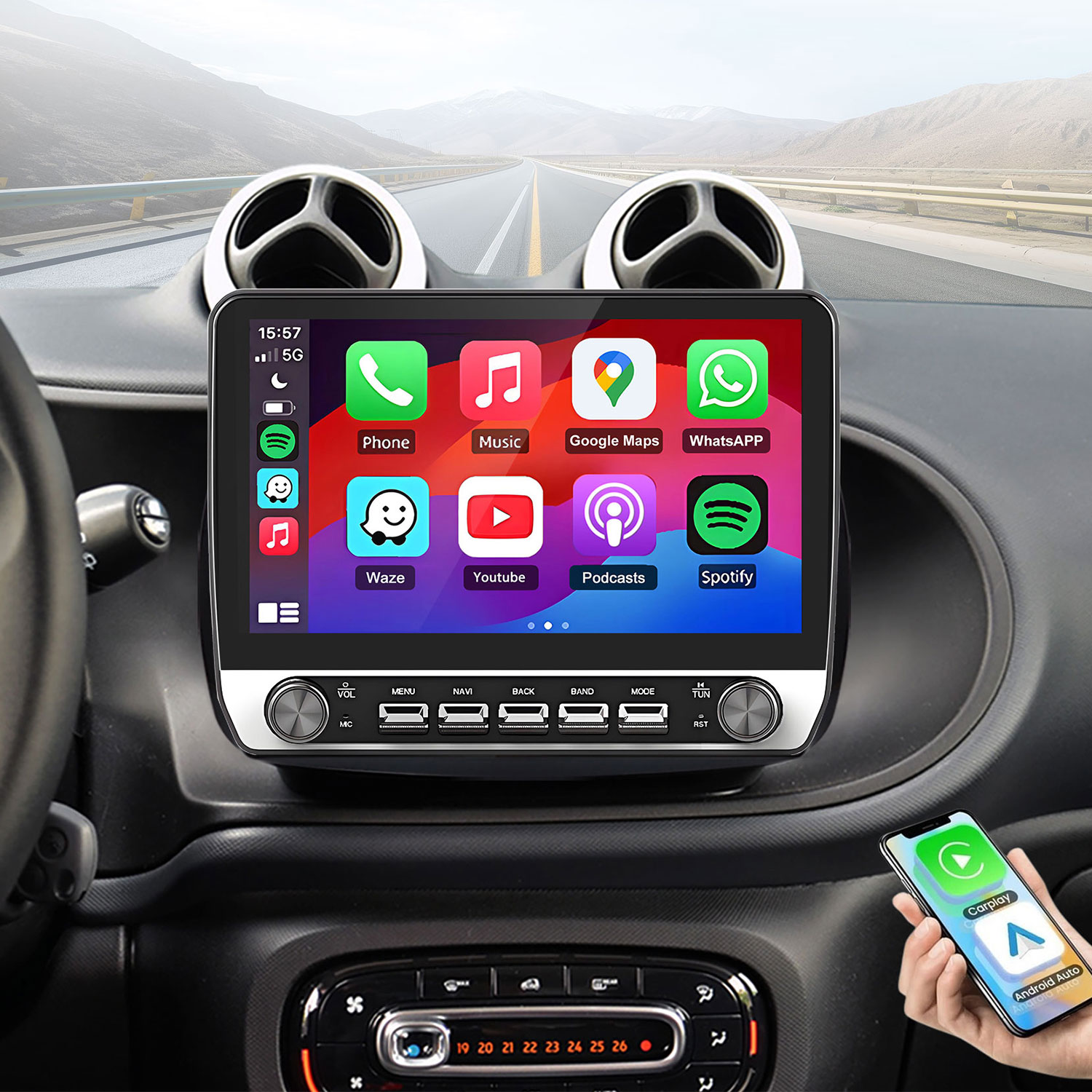 Salpicadero de coche con pantalla grande que muestra aplicaciones de teléfono y una mano con un teléfono.