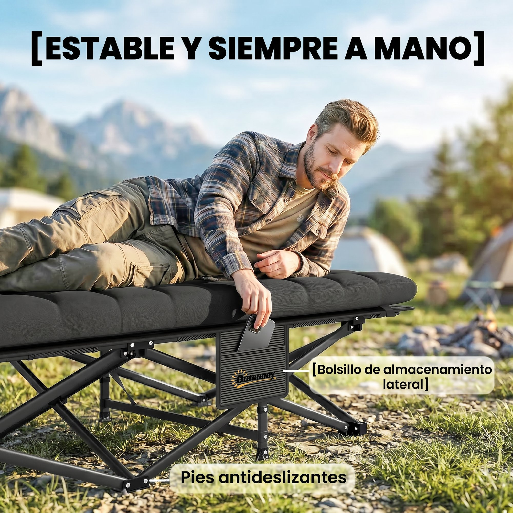 Hombre yace en una cama de camping al aire libre; teléfono en bolsillo lateral.