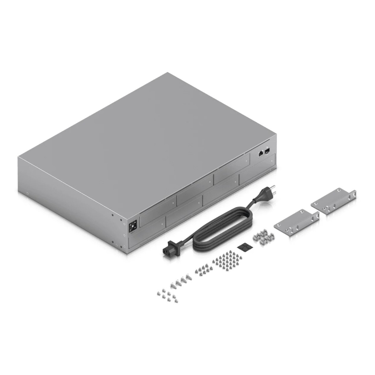 Un chassis server argento con cavo di alimentazione, viti e supporti per rack.