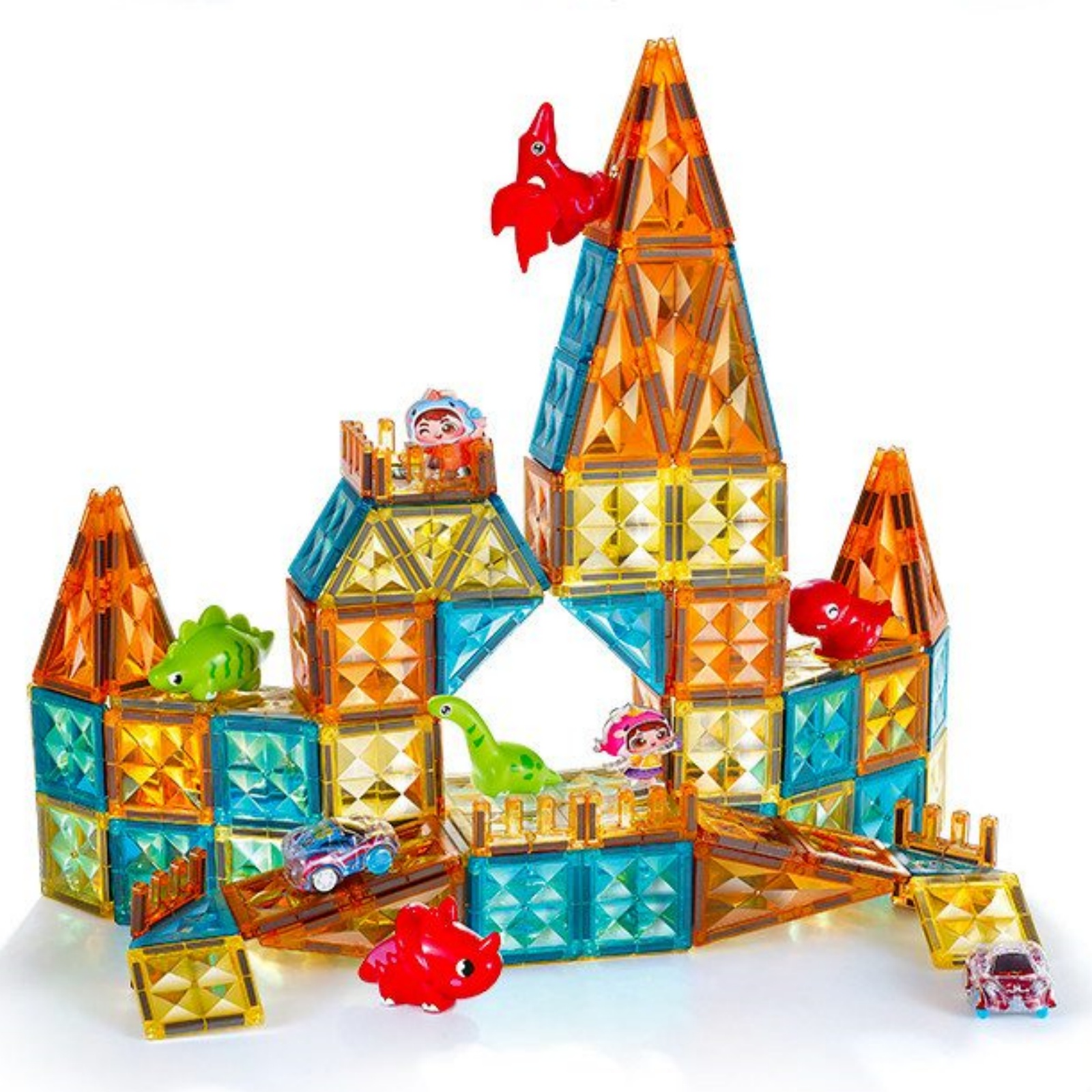 Eine Magnetkachelburg mit Spielzeugdinosauriern, Autos und Figuren in Orange, Blau und Gelb.