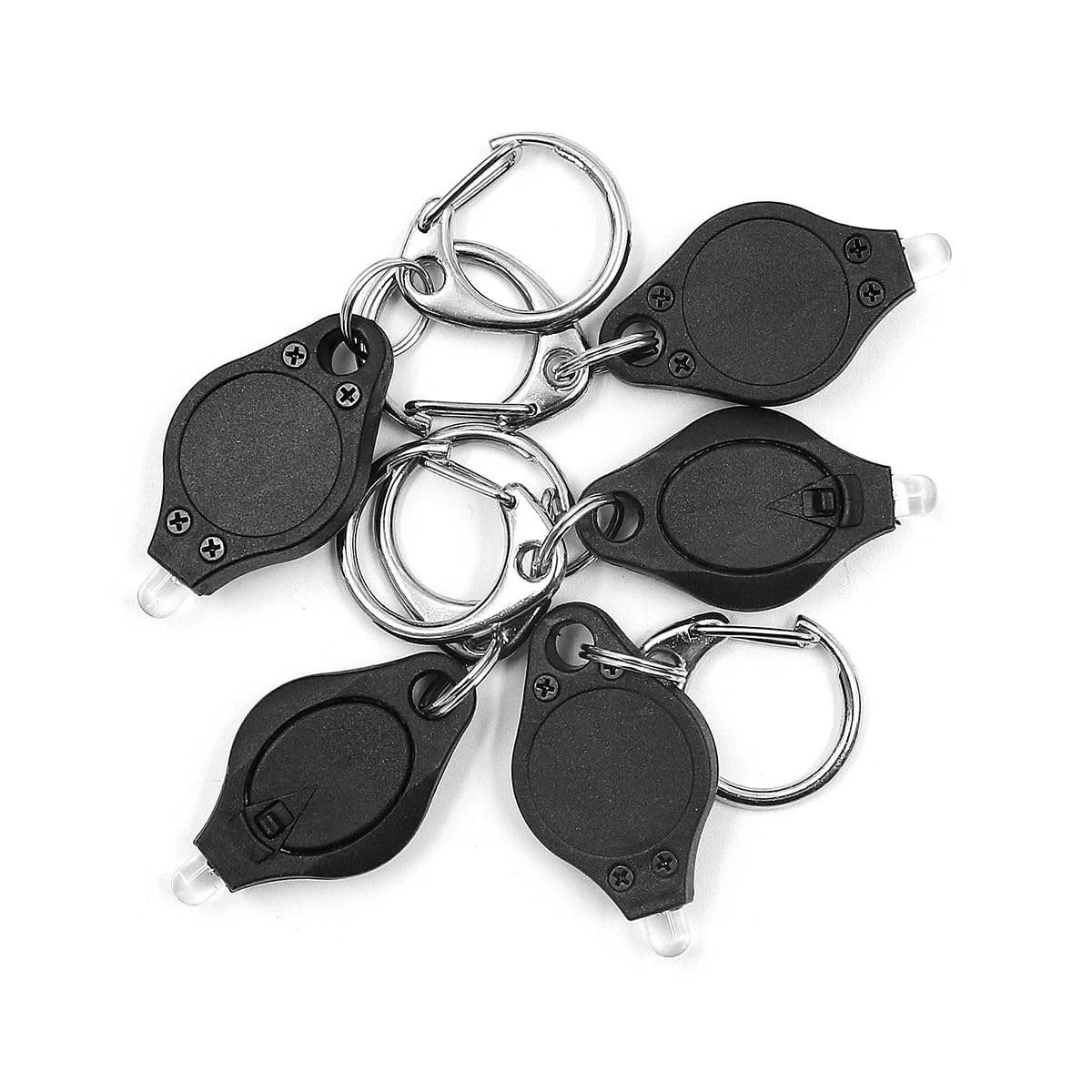 Fünf kleine schwarze Schlüsselanhänger-Taschenlampen mit silbernen Ringen auf weißem Hintergrund.
