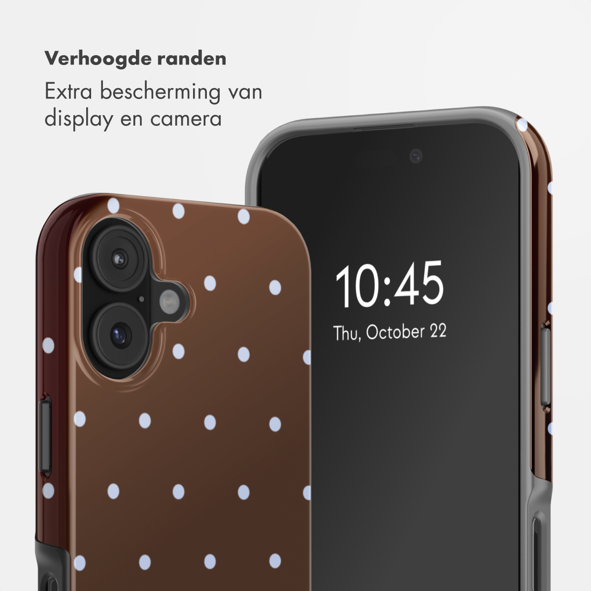 Braune Handyhülle mit weißen Punkten, neben einem Smartphone mit 10:45 Uhr.