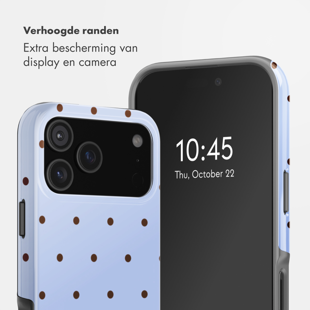 Hellblaues Handycase mit braunen Punkten und Kamerablitz. Handy zeigt Uhrzeit.