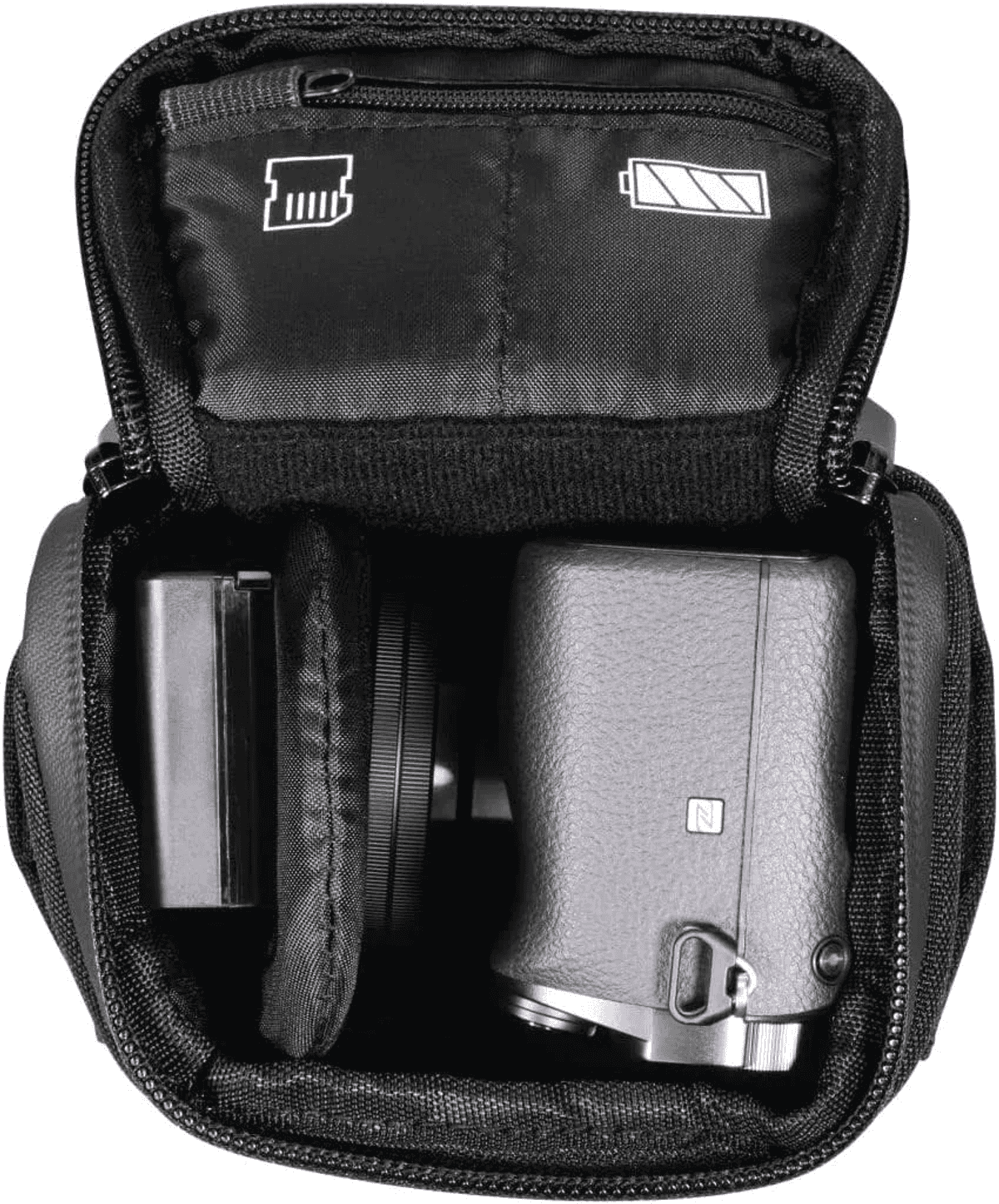 Digitalkamera und Zubehör in einer schwarzen Tasche. Speicherkartensymbol und Akkusymbol.