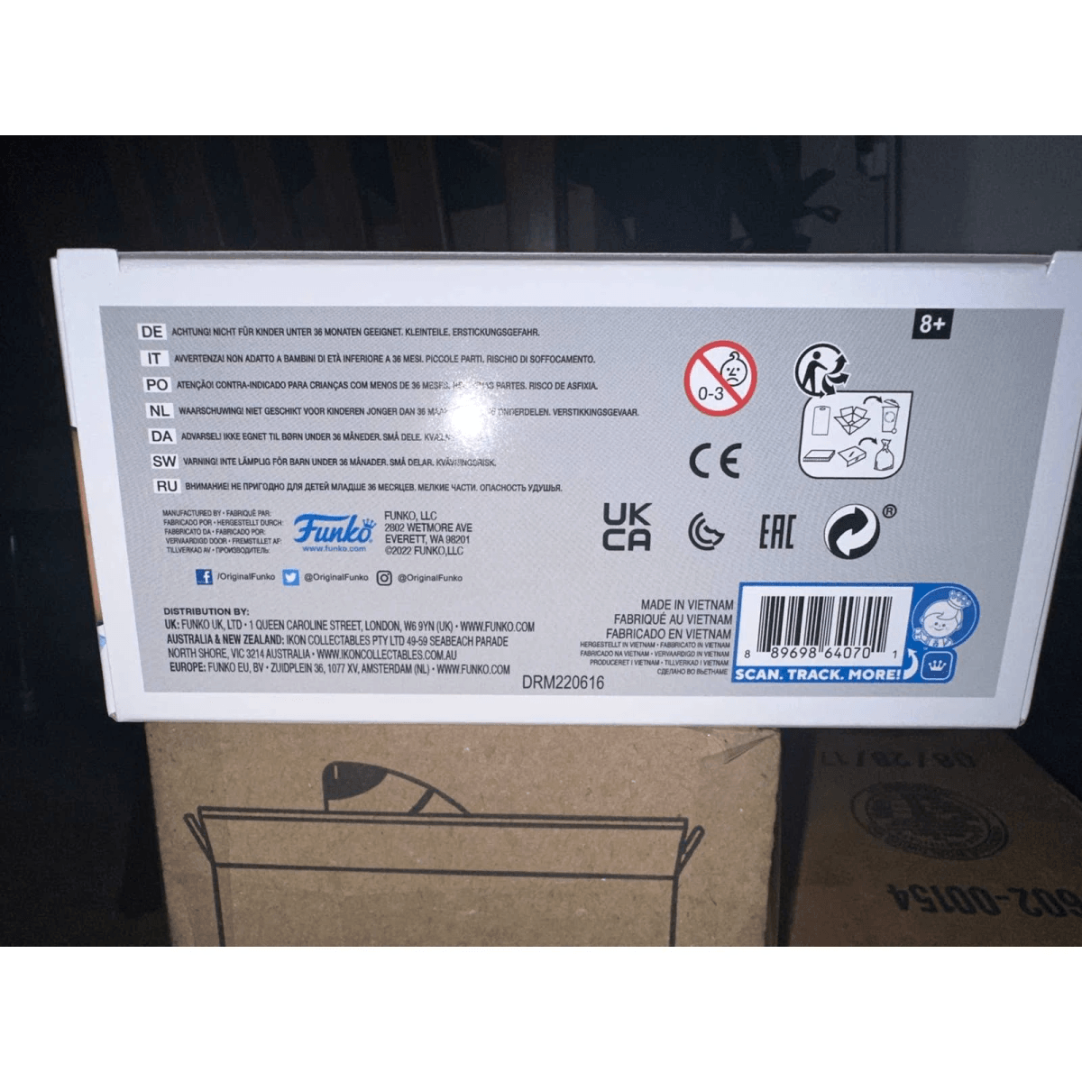Eine Funko-Produktbox mit Warnhinweisen und Herstellerinformationen.