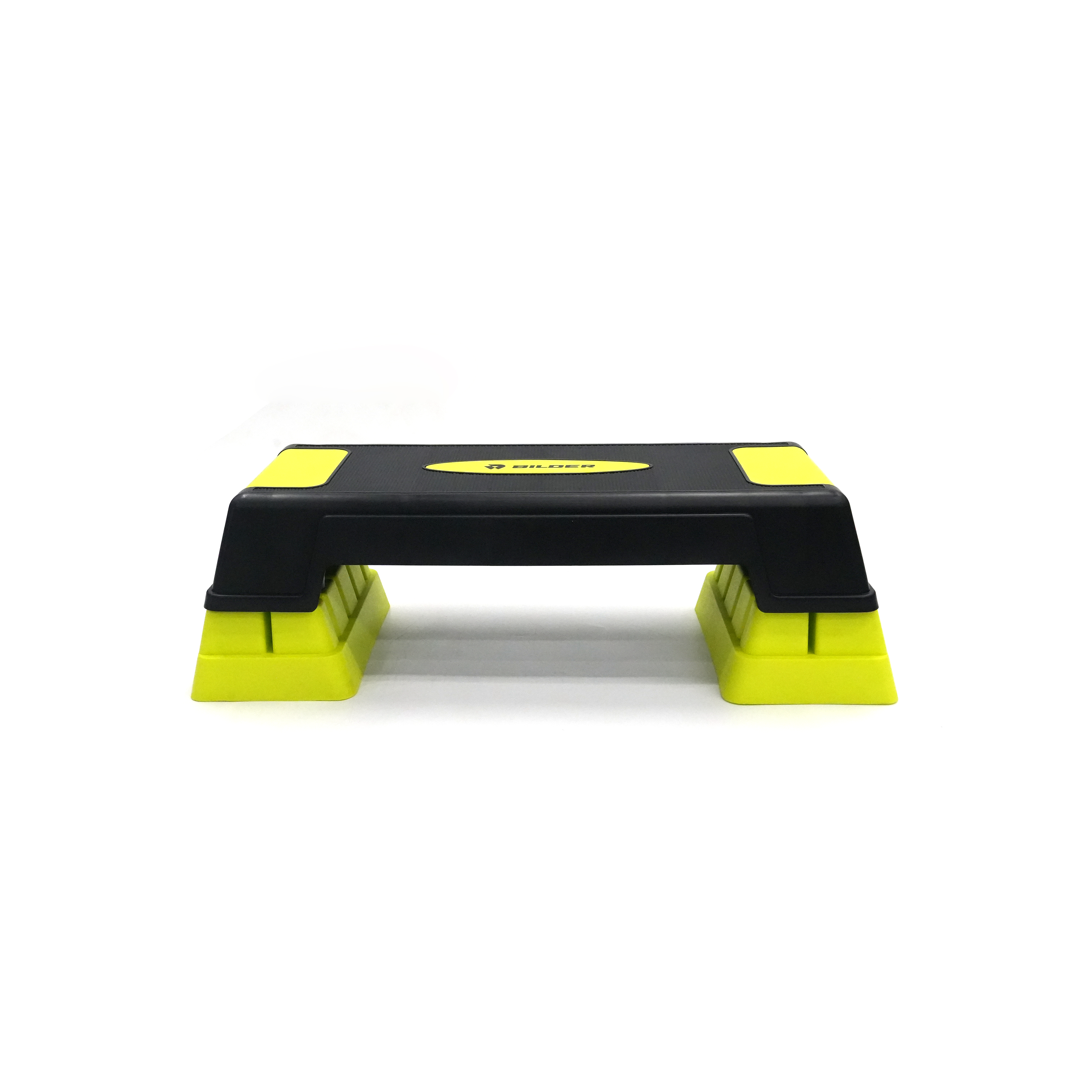 Uno step aerobico nero con accenti e supporti gialli.