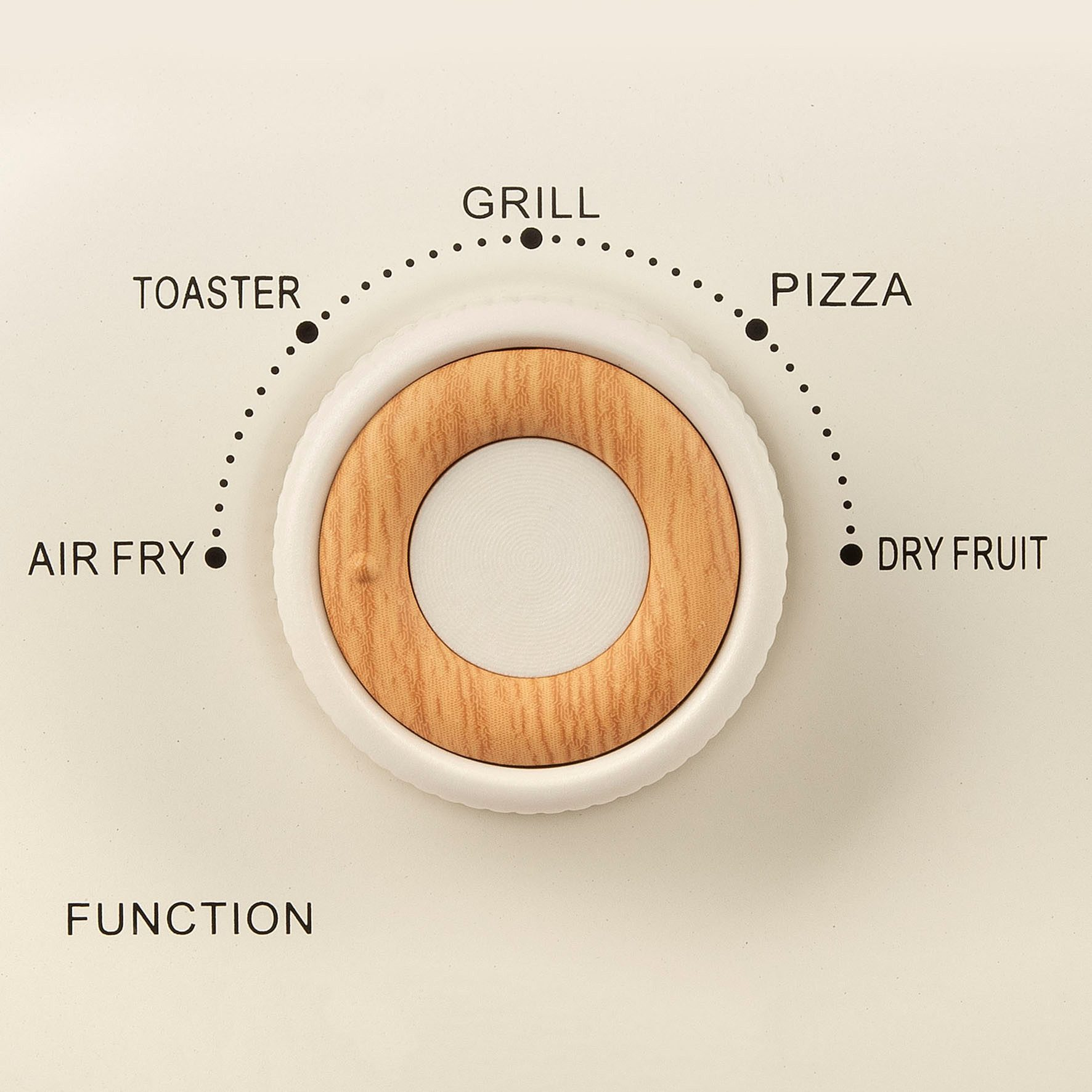 Ein Drehknopf mit den Einstellungen: Air Fry, Toaster, Grill, Pizza, Trockenobst.