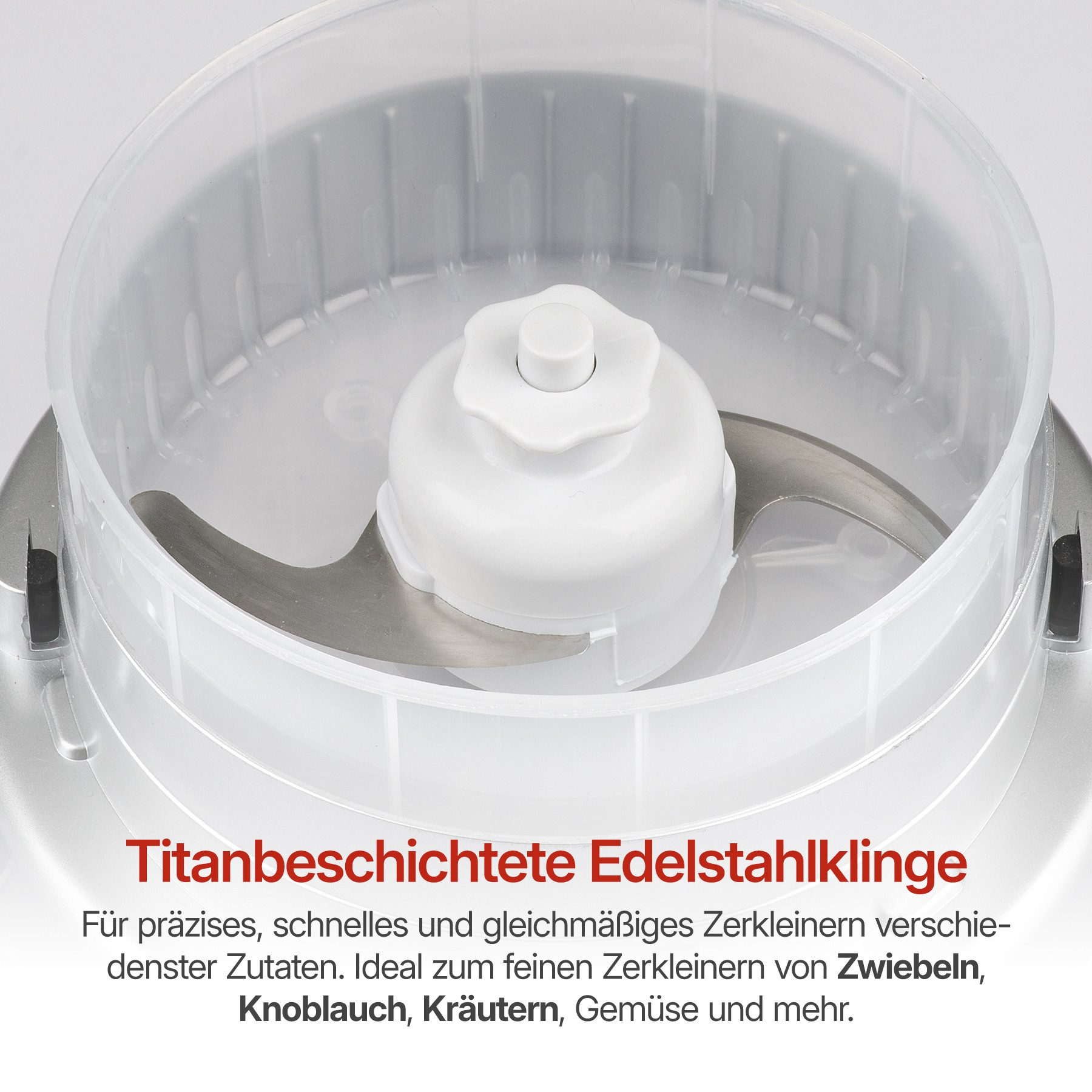 Nahaufnahme einer Küchenmaschine mit Titan-beschichteter Edelstahlklinge.