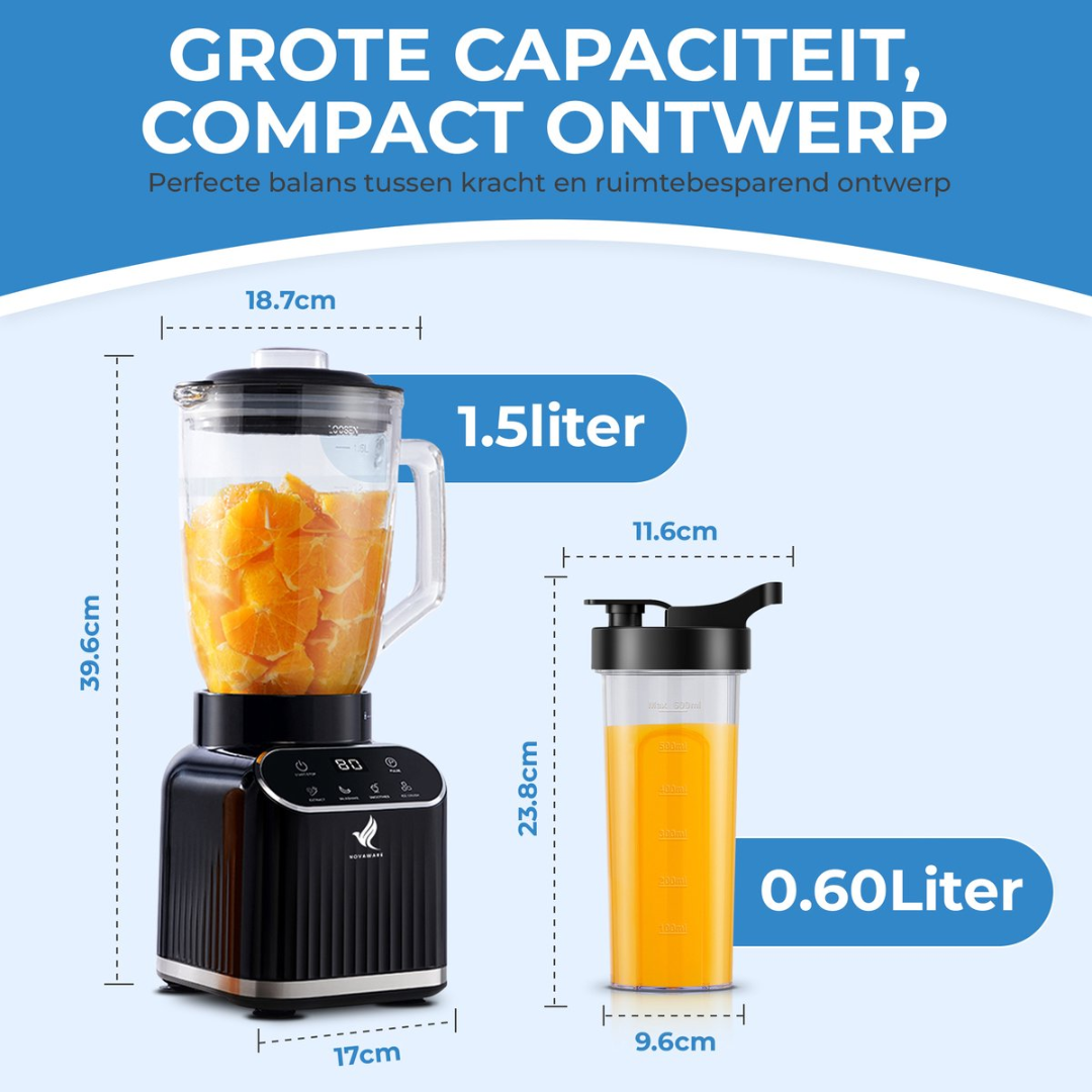 Een zwarte blender met 1.5L glazen kan vol sinaasappels en een 0.60L beker.