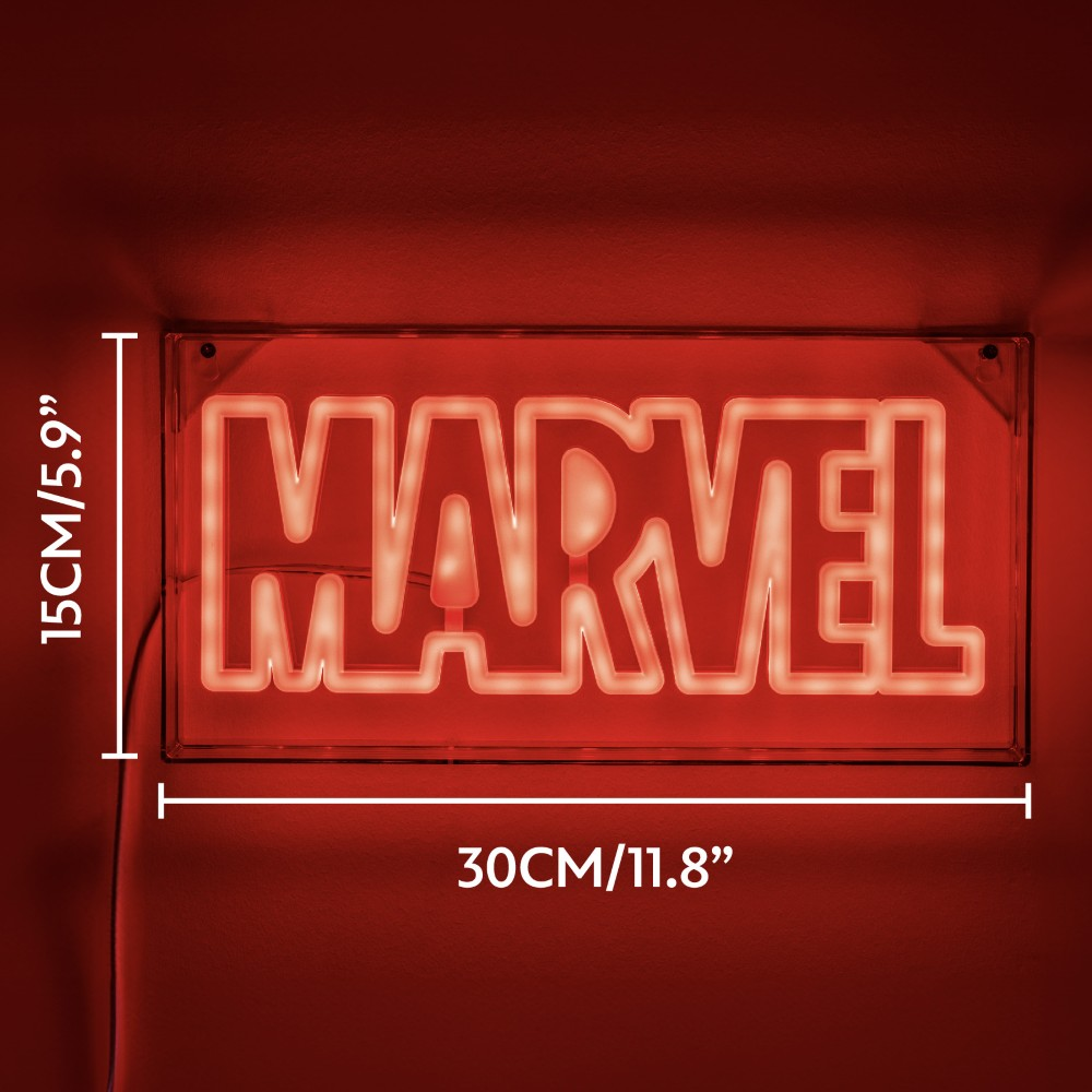 Rotes MARVEL-Neonschild, 30x15cm, mit Maßangaben.
