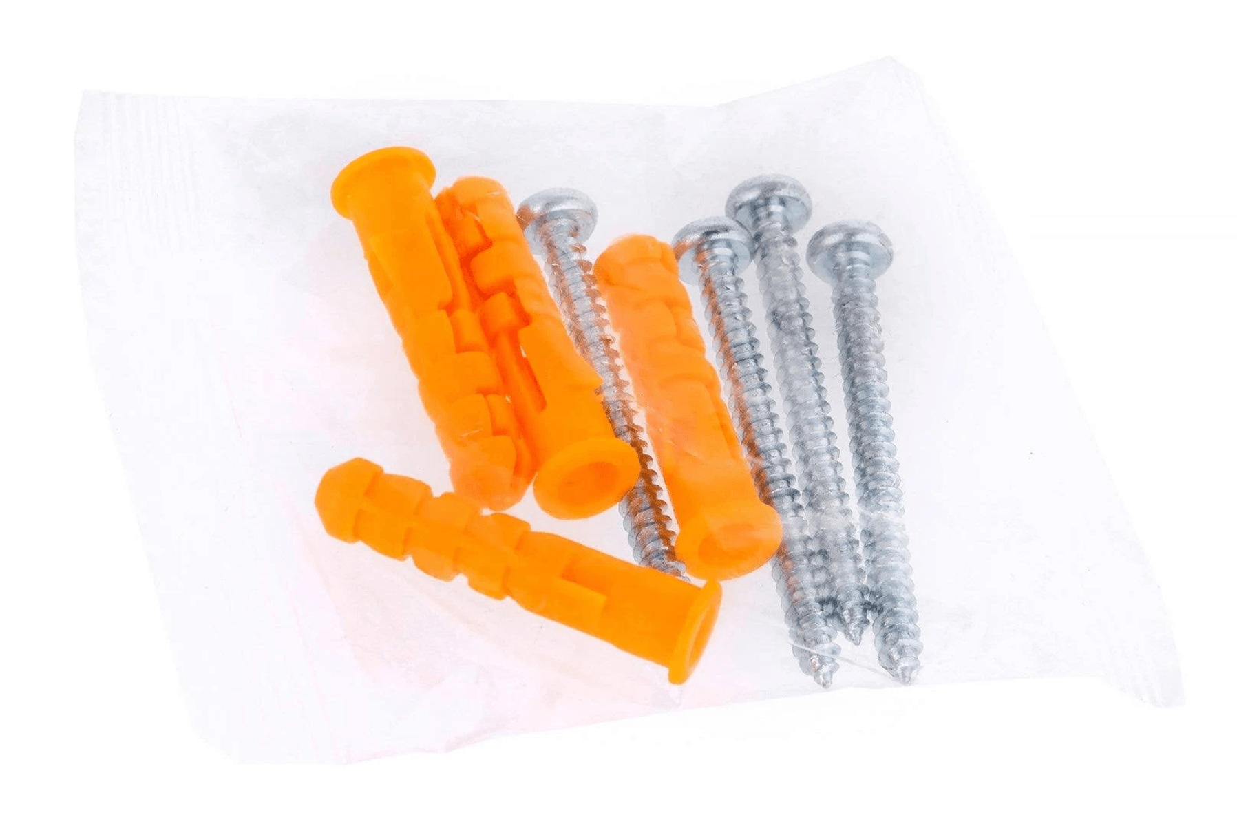 Fünf orange Dübel und vier Schrauben in einer Plastiktüte.