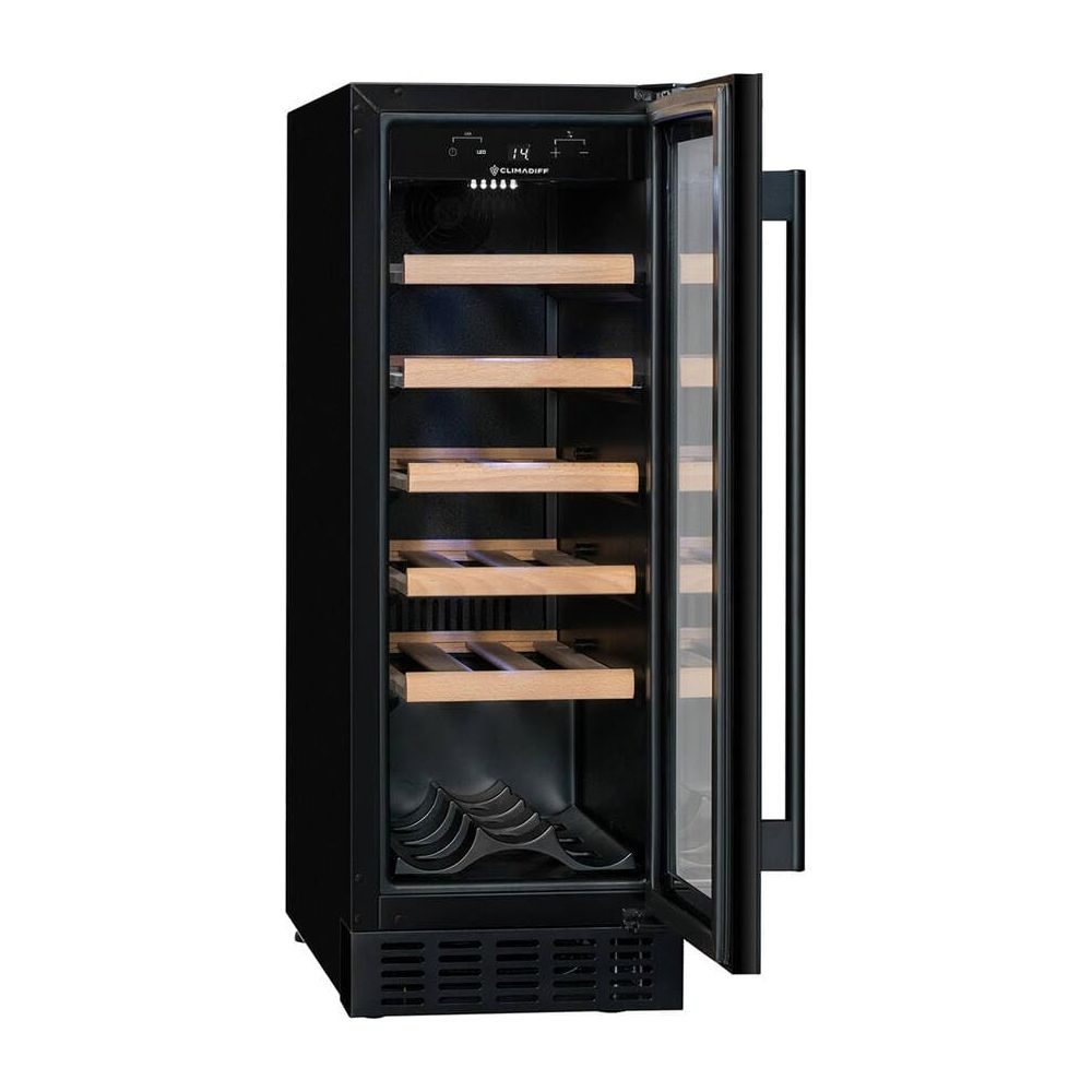 Schwarzer Weinkühlschrank mit Glastür, Holzböden und Flaschenablage.