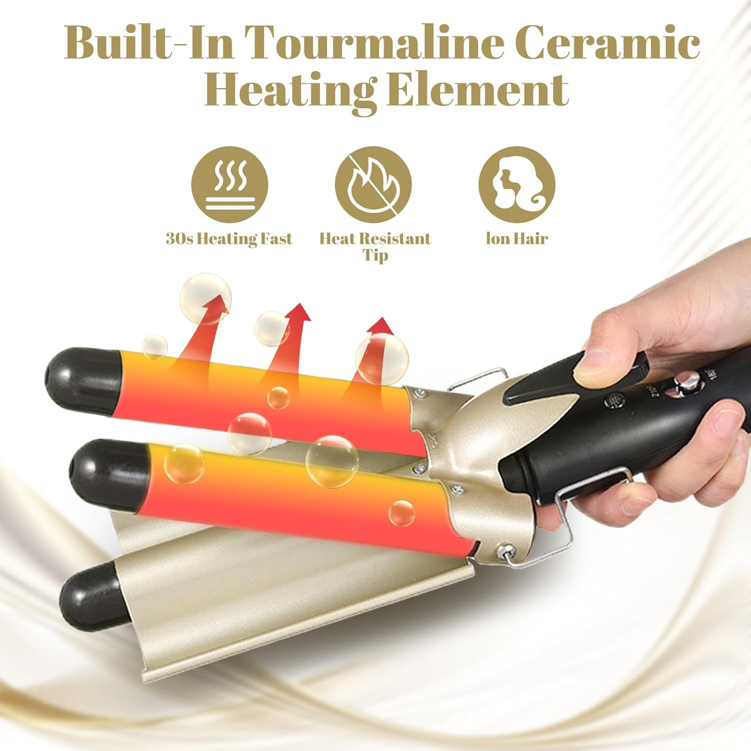 Eine Hand hält einen dreifach gewellten Haarstyler mit glühenden orange-roten Heizelementen.