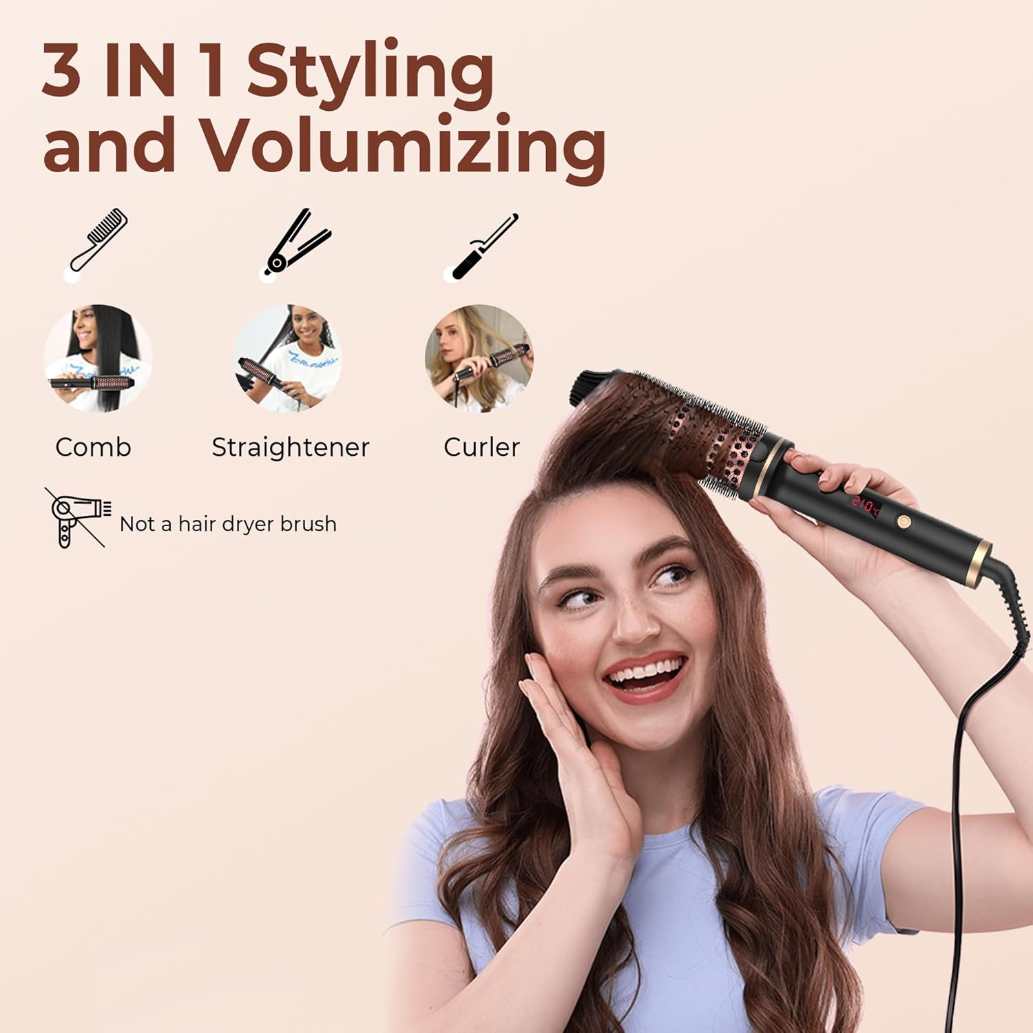 Eine Frau stylt ihr Haar mit einem schwarzen und goldenen 3-in-1-Haarstylinggerät.