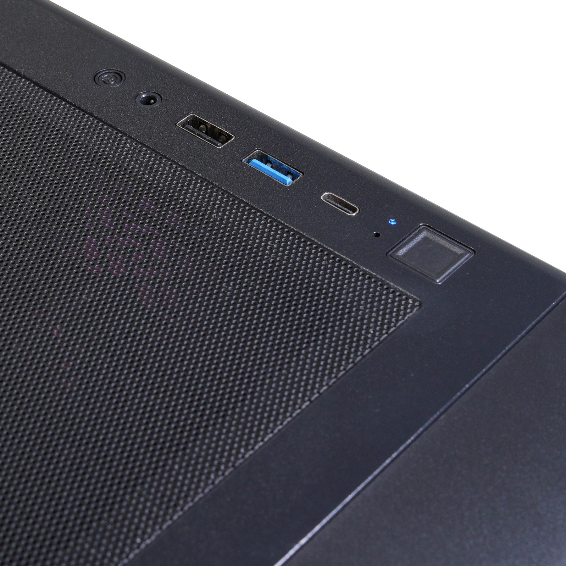 Ein schwarzes Computergehäuse mit USB-Anschlüssen, USB-C und Fingerabdrucksensor.