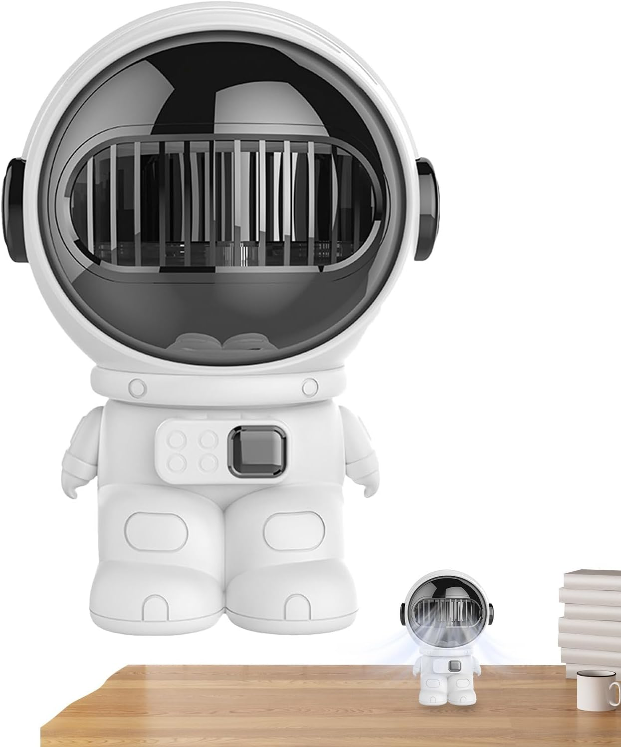 Ein weier Astronauten-Ventilator steht auf einem Holztisch neben Büchern.