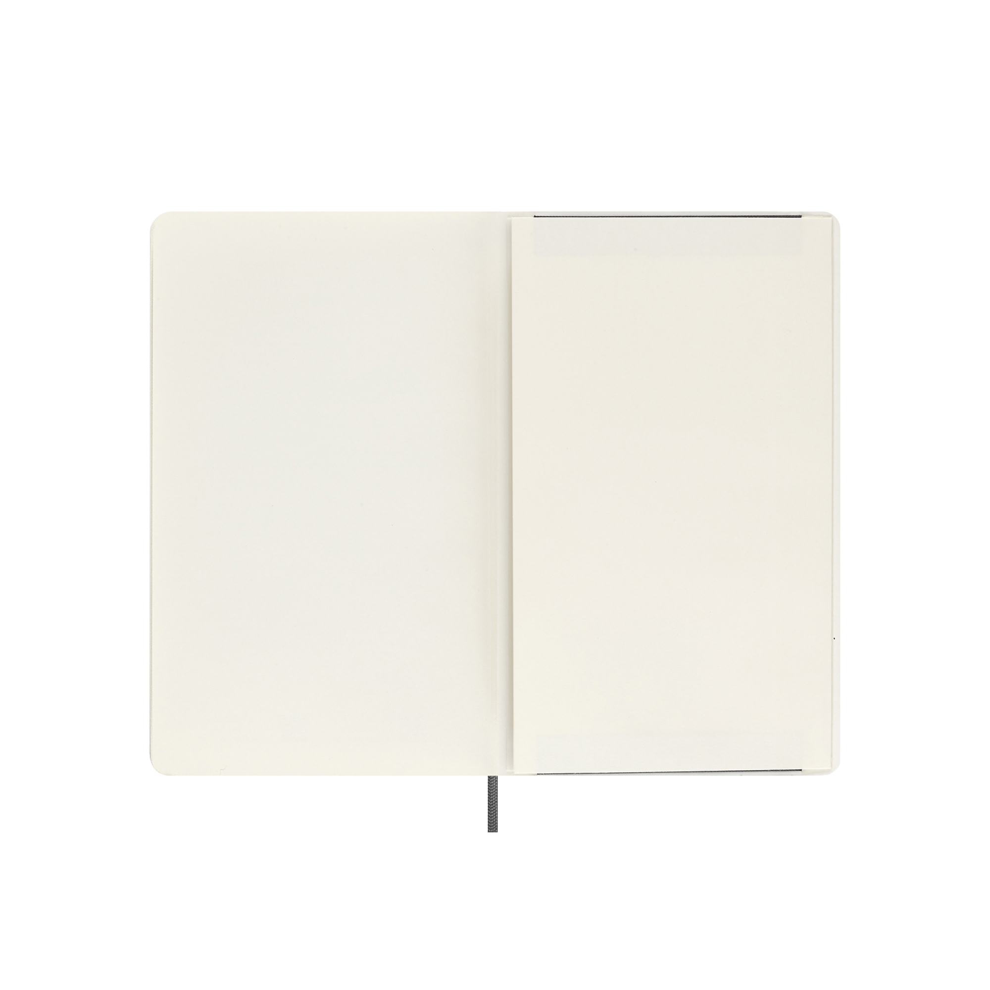 Un taccuino aperto con pagine bianche color crema e un segnalibro a nastro grigio.